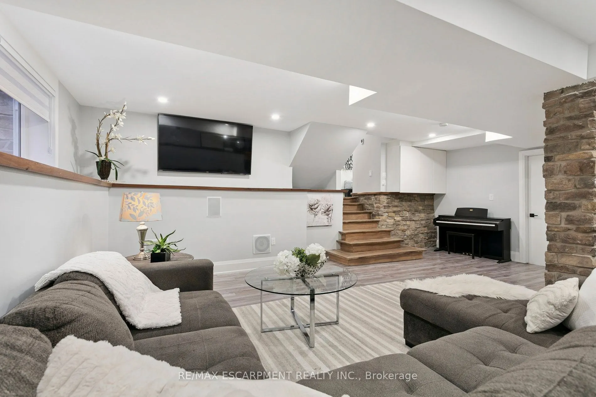 2683 Kingsberry Crescent