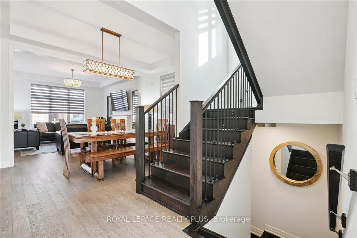 1416 Lakeport Crescent