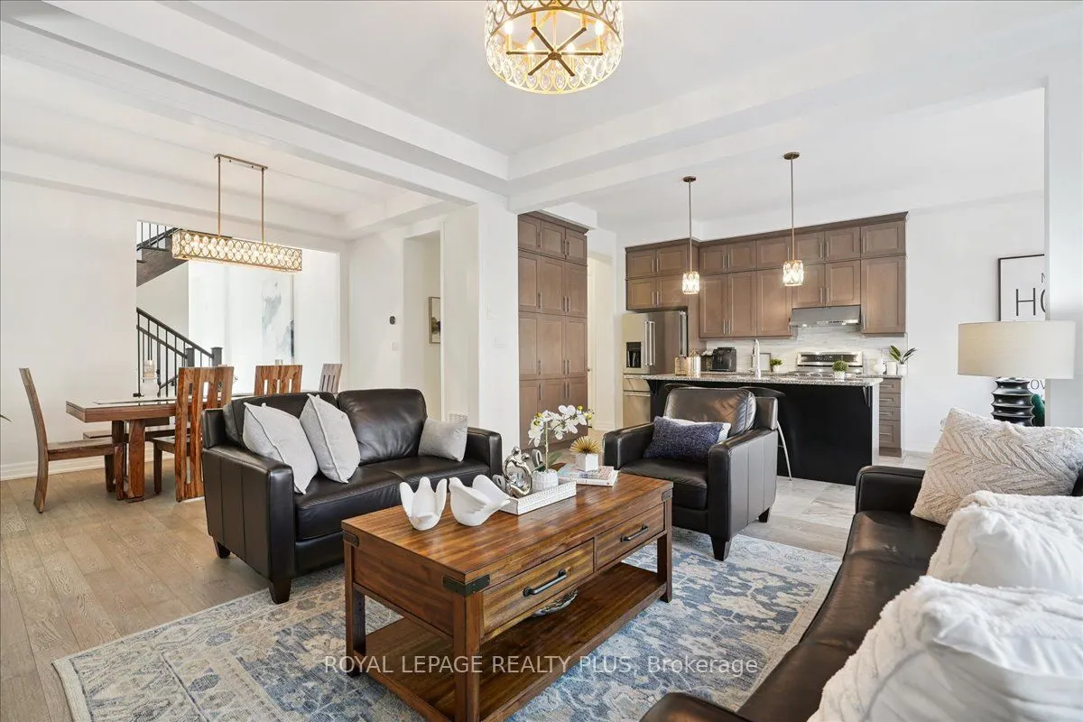 1416 Lakeport Crescent