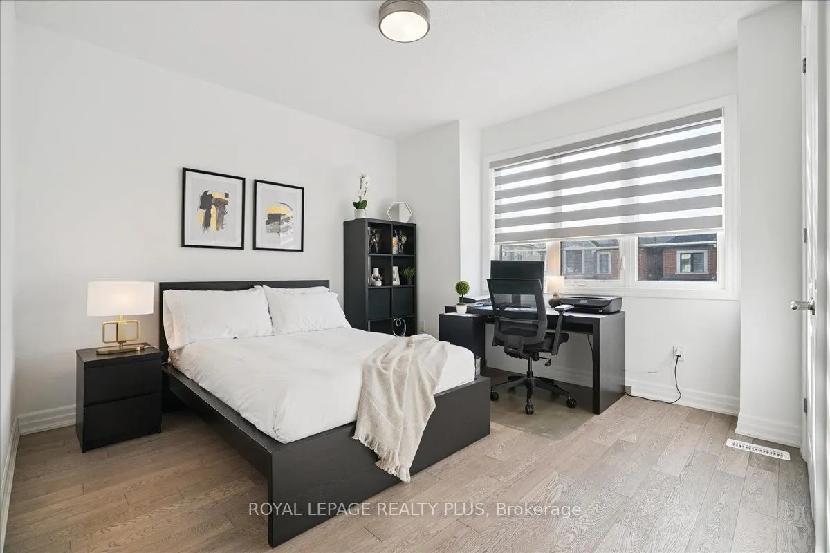 1416 Lakeport Crescent