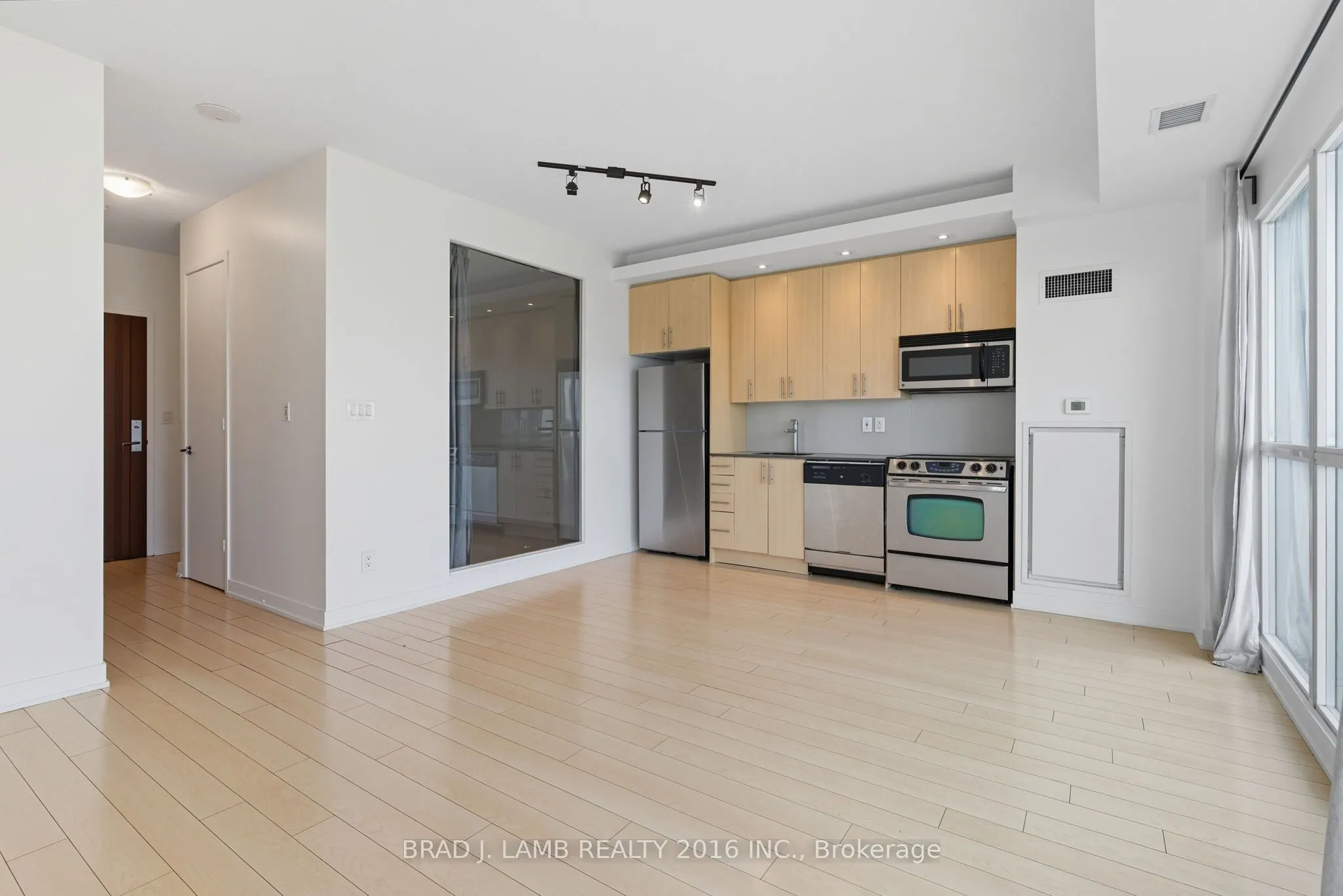 165 Legion Road N, #2425
