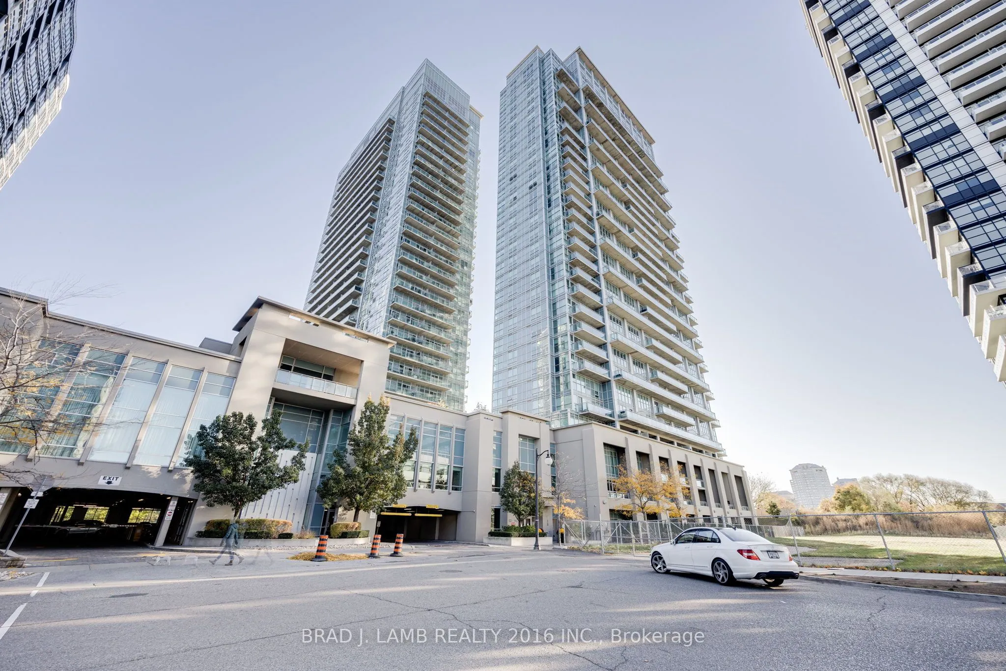 165 Legion Road N, #2425