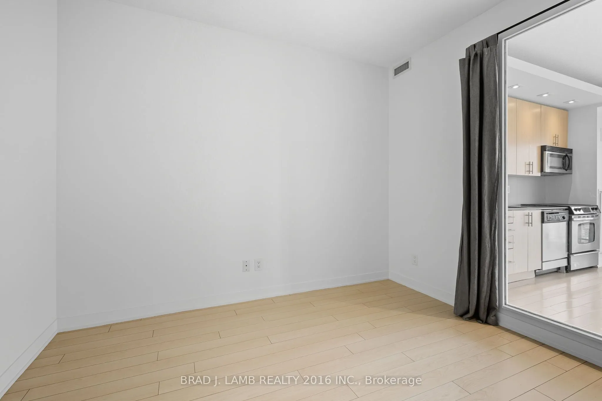 165 Legion Road N, #2425