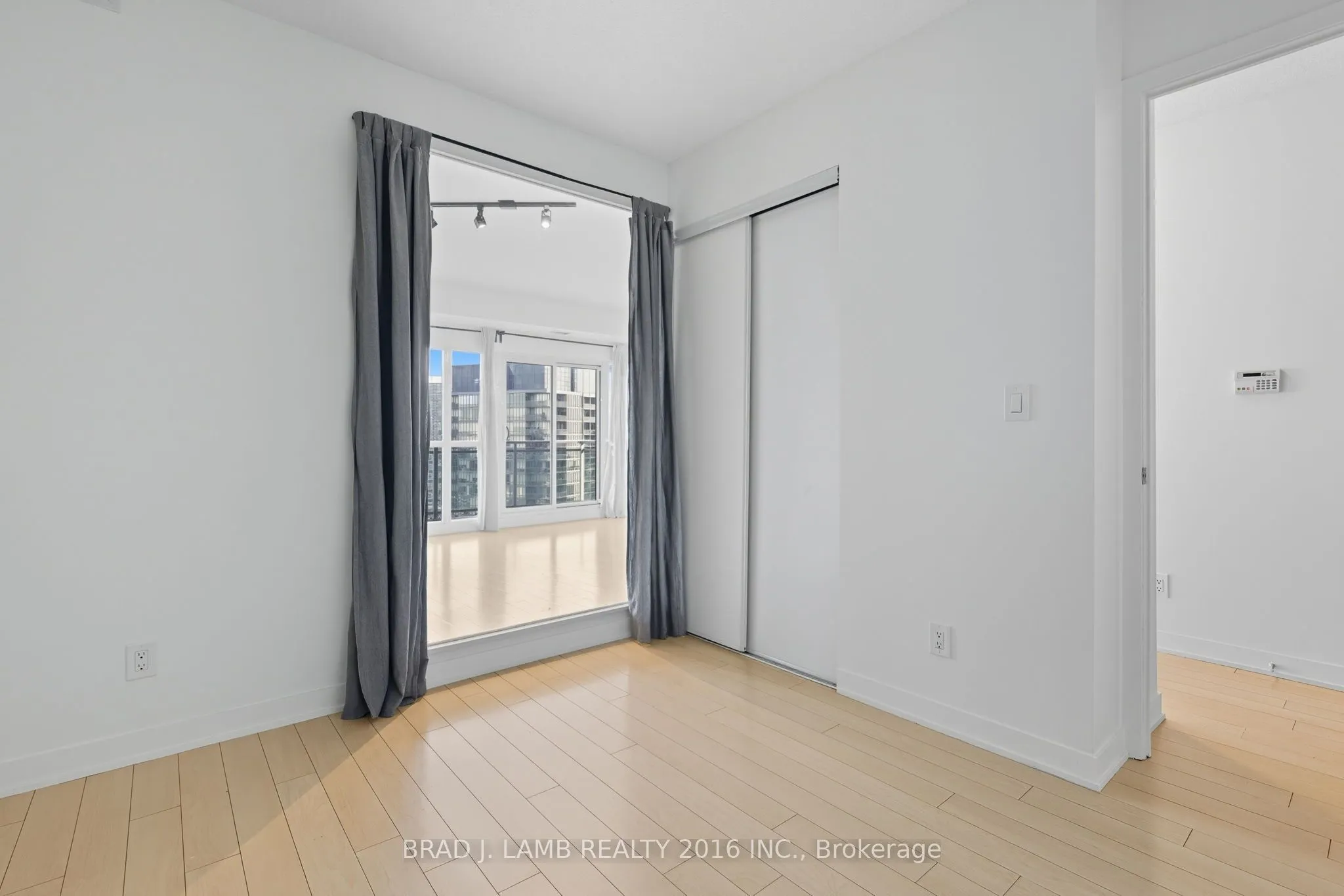 165 Legion Road N, #2425