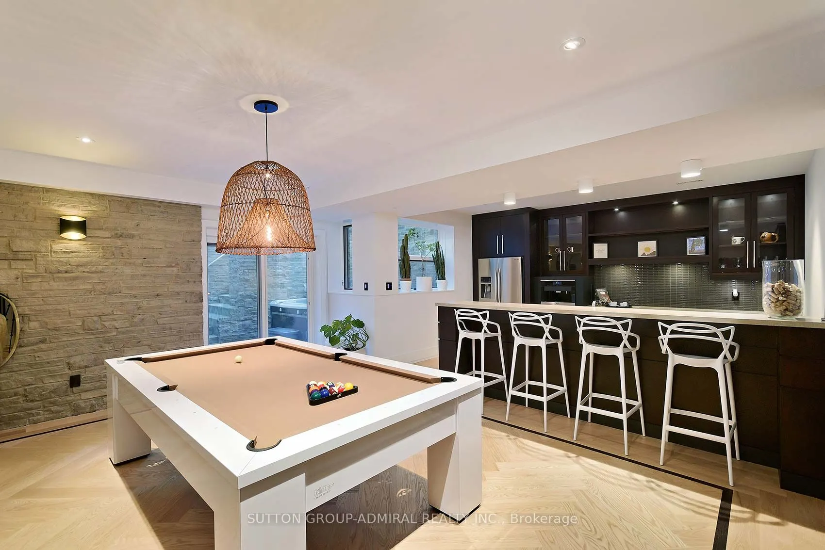 211 Glenview Drive