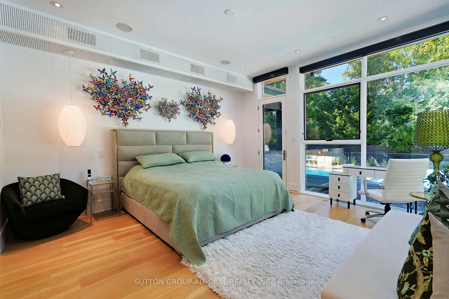211 Glenview Drive