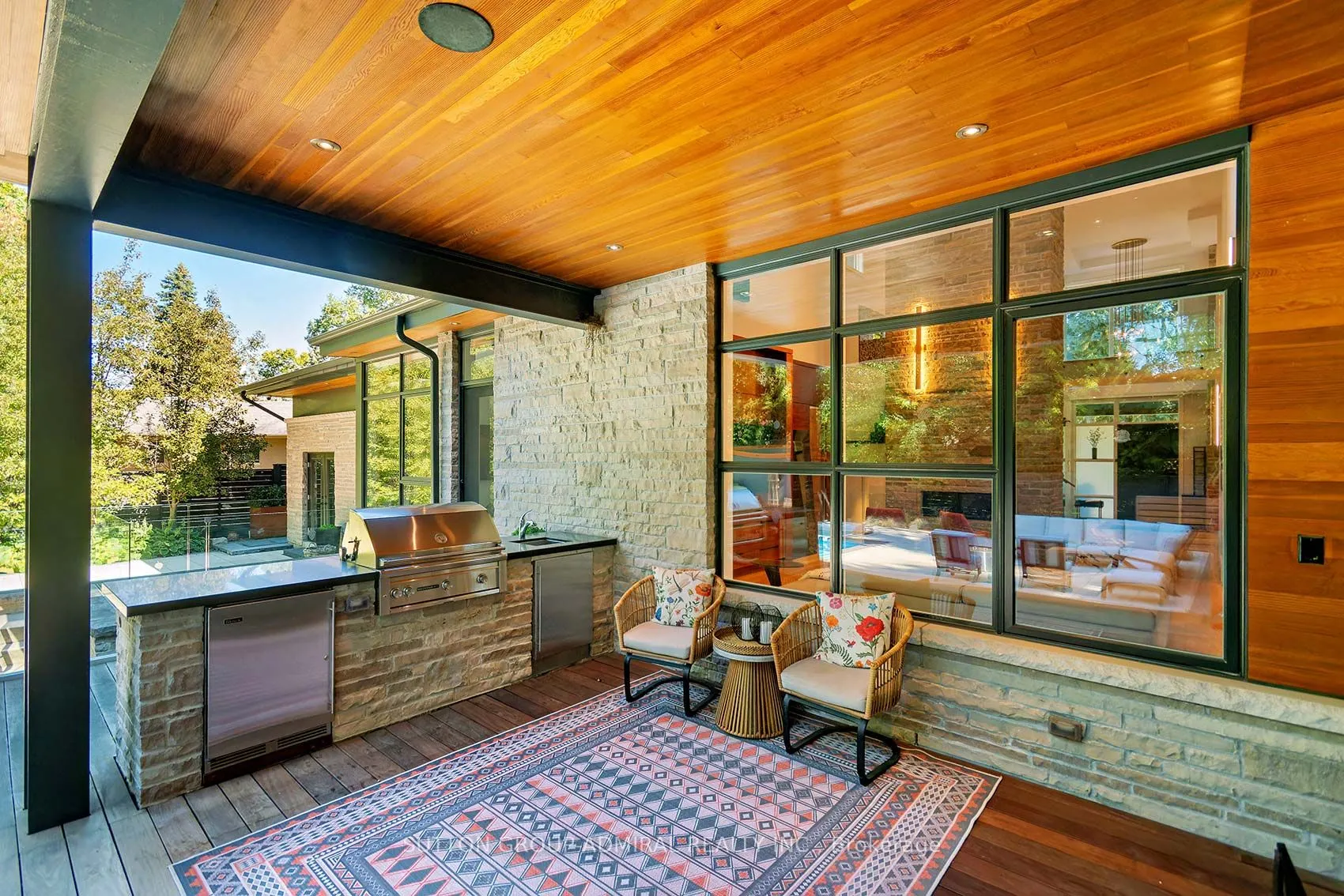 211 Glenview Drive