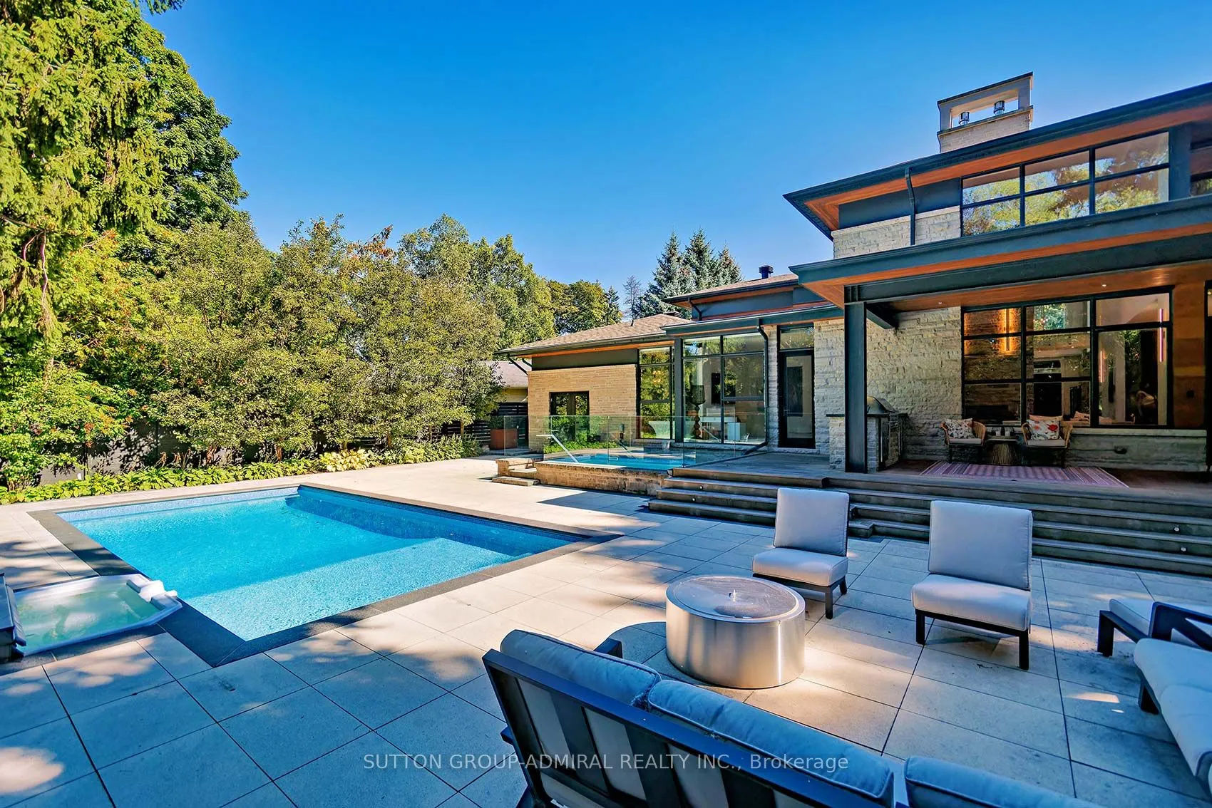211 Glenview Drive