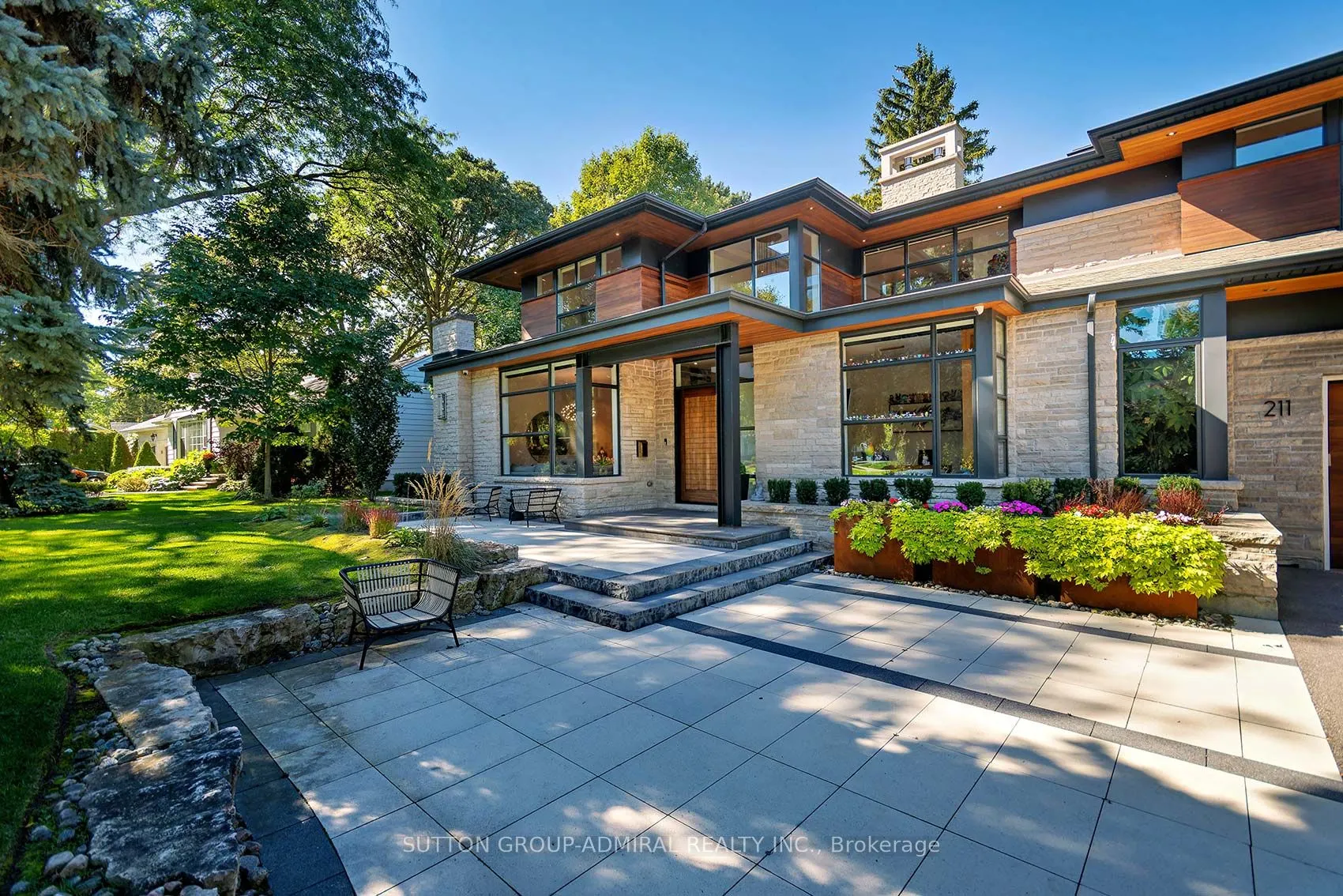 211 Glenview Drive