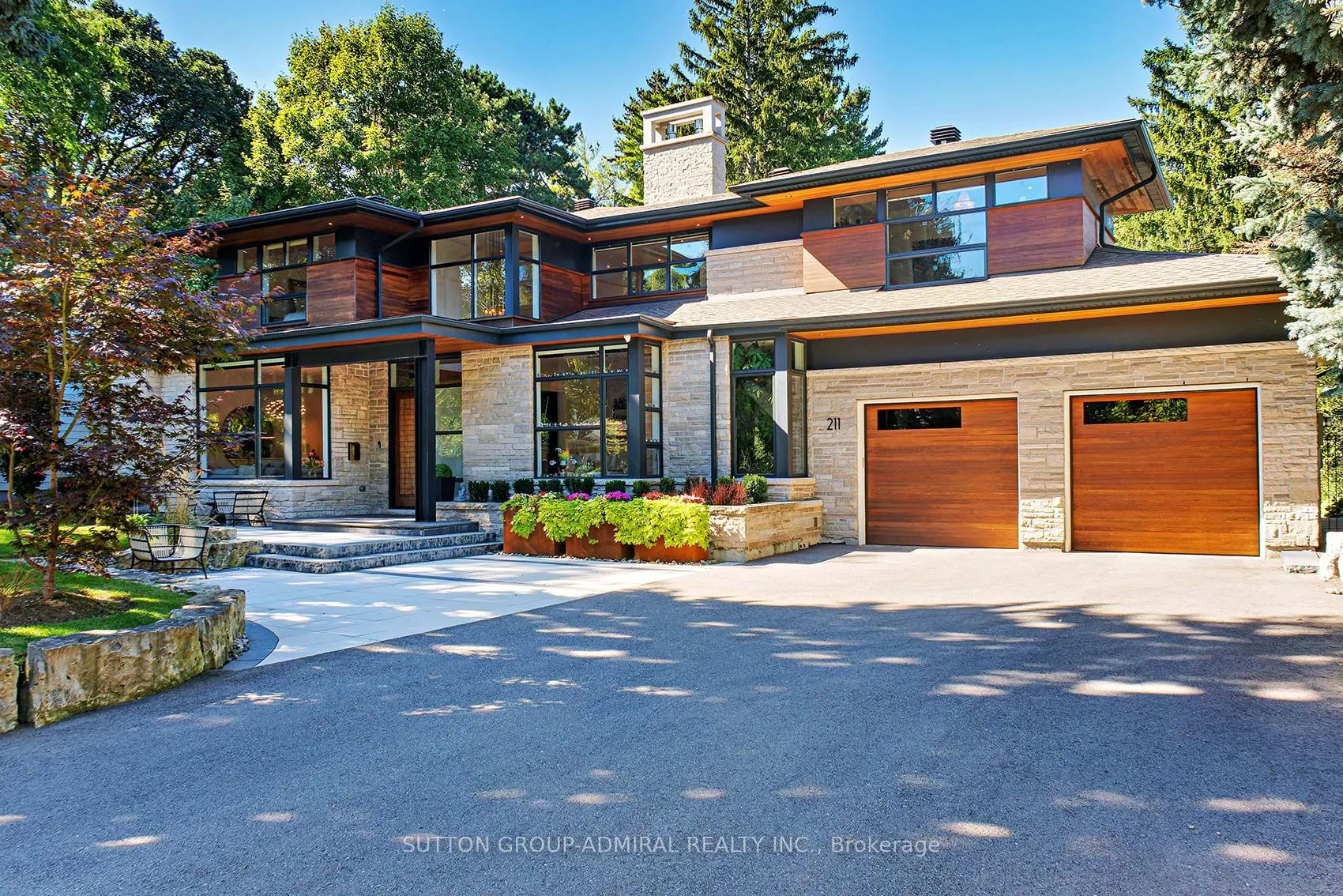 211 Glenview Drive