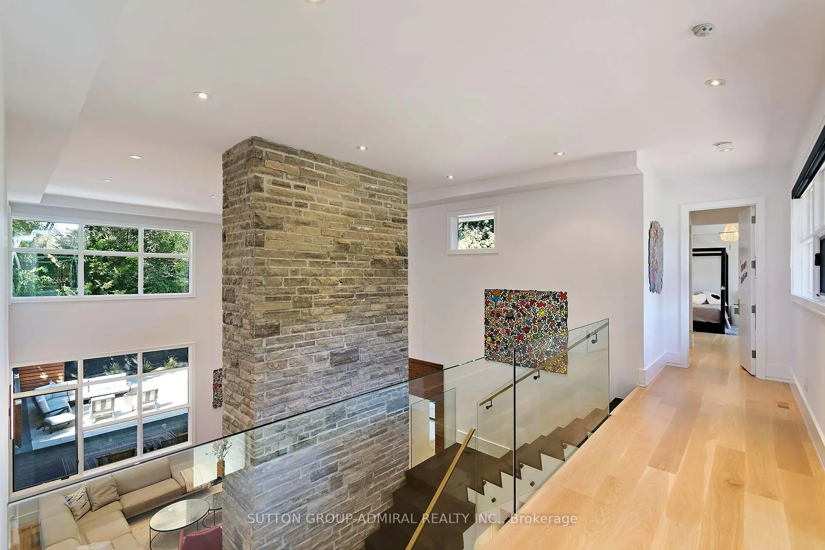 211 Glenview Drive