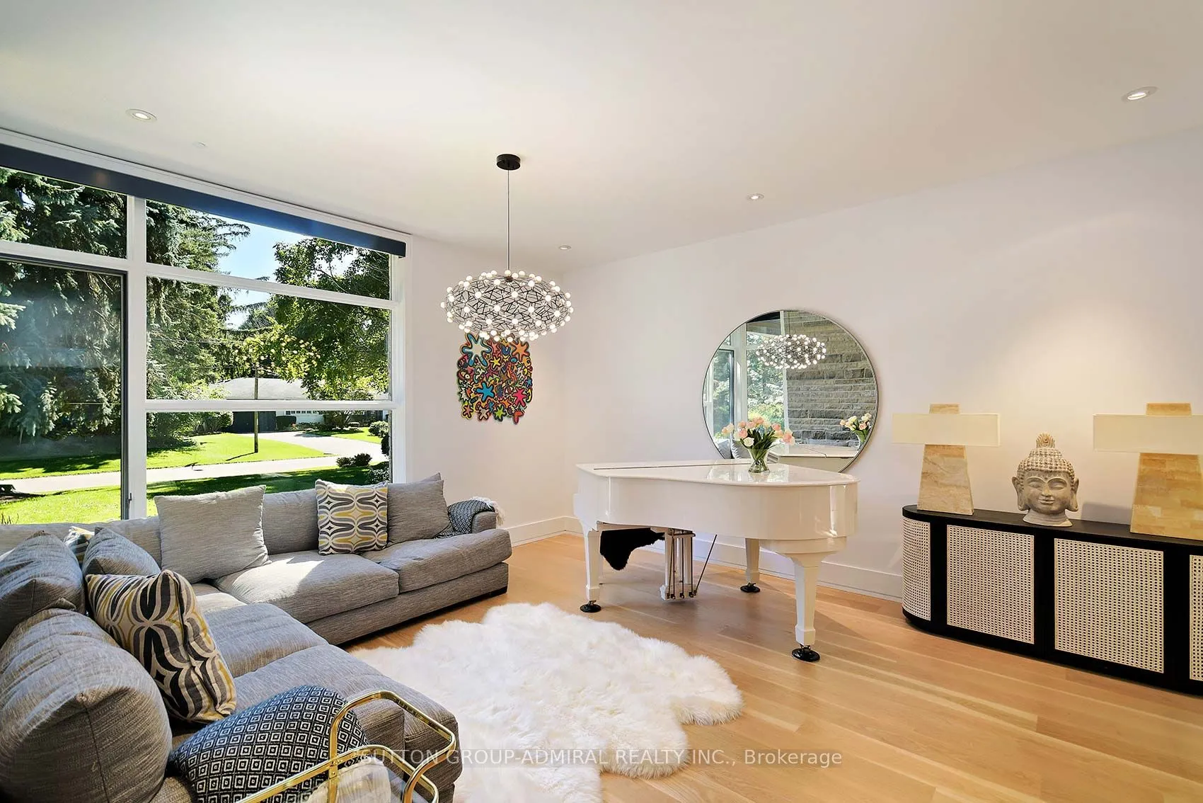 211 Glenview Drive