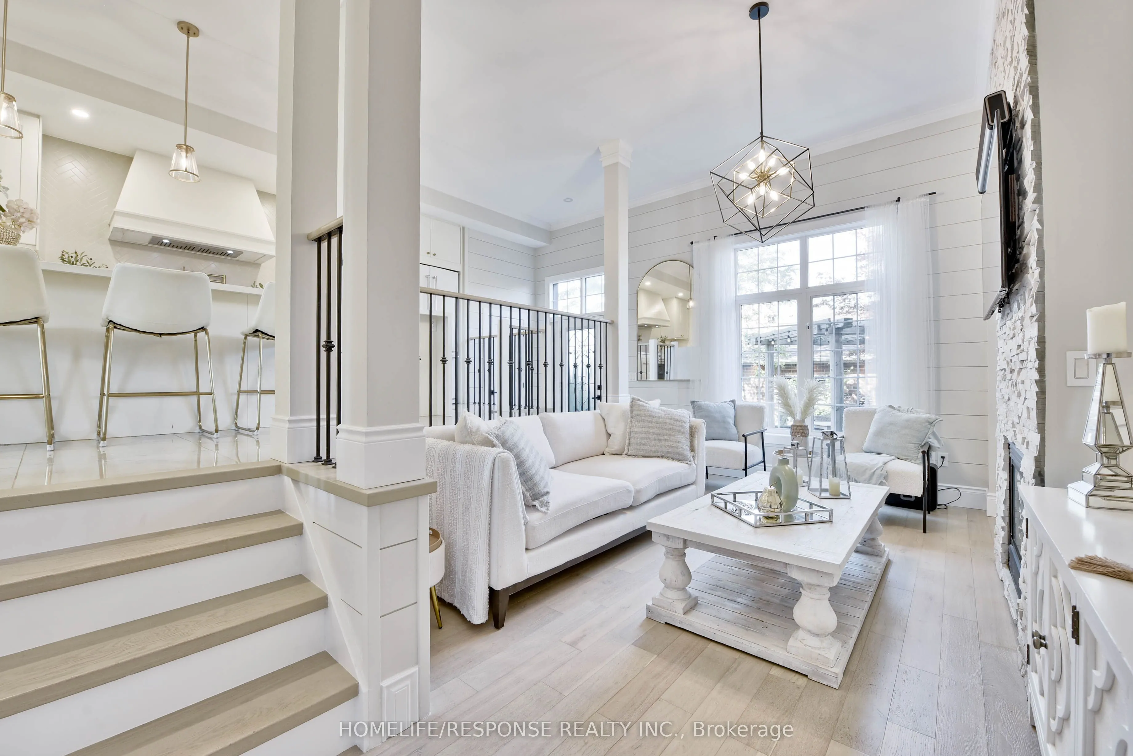 3927 Eglinton Avenue W