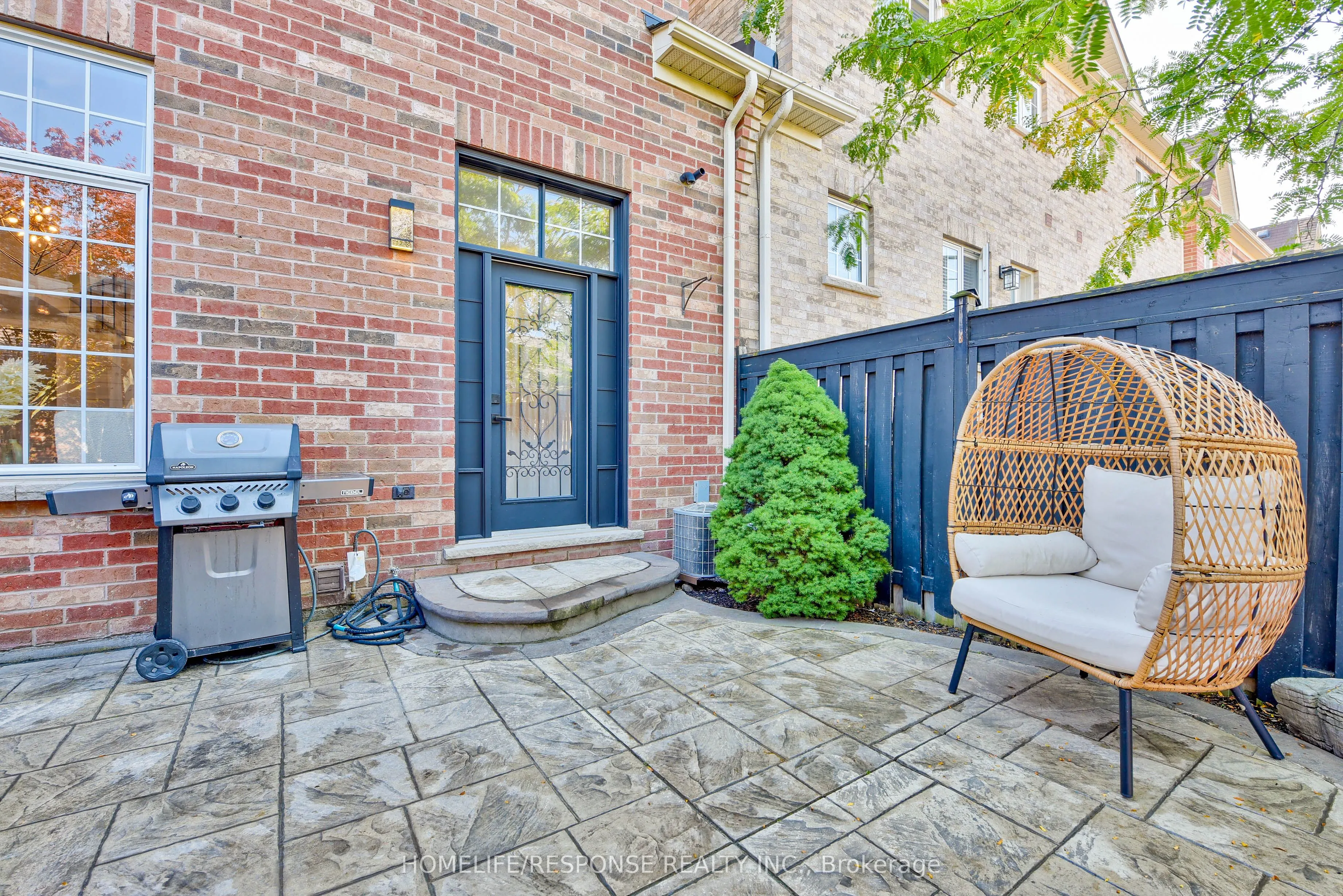 3927 Eglinton Avenue W