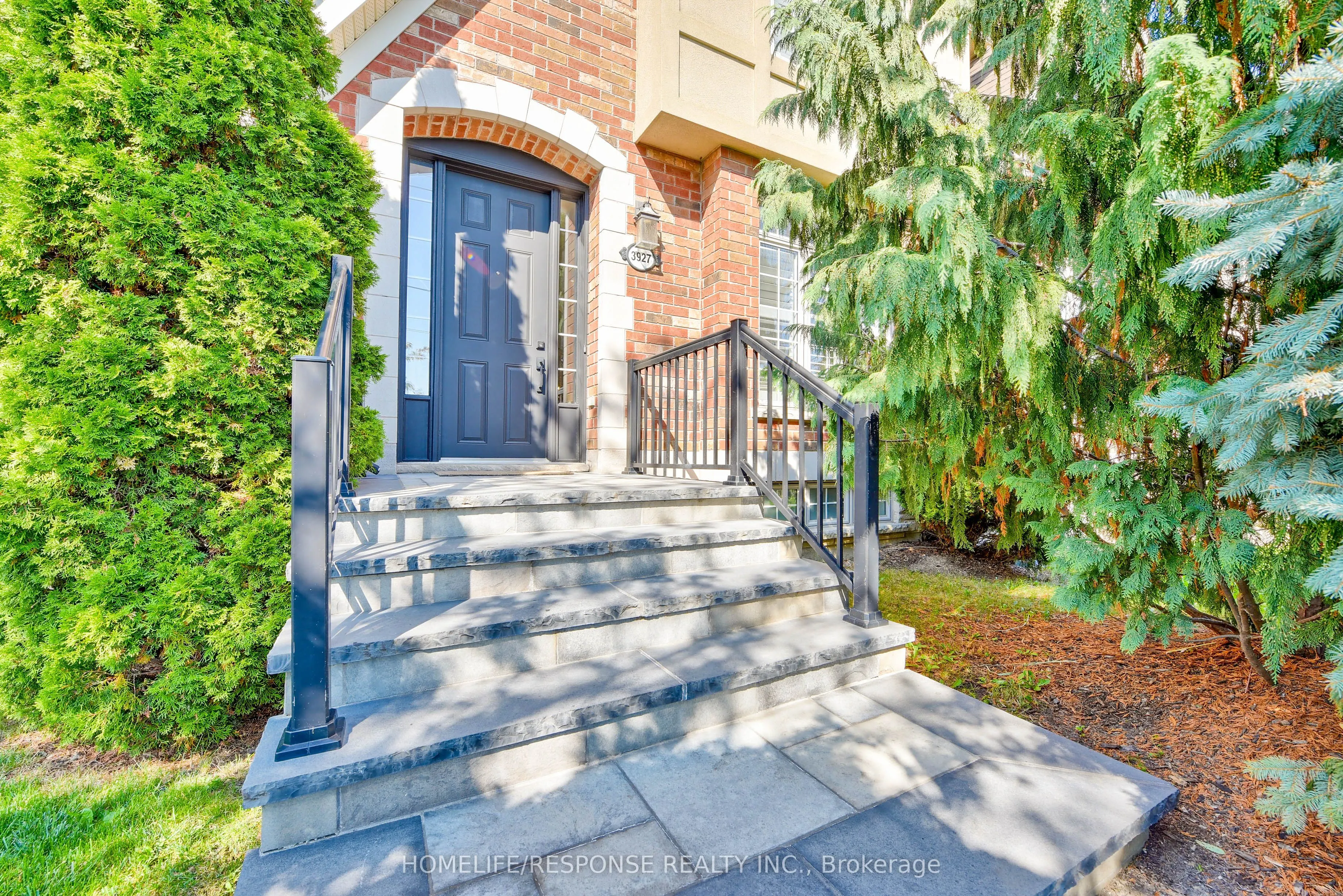 3927 Eglinton Avenue W