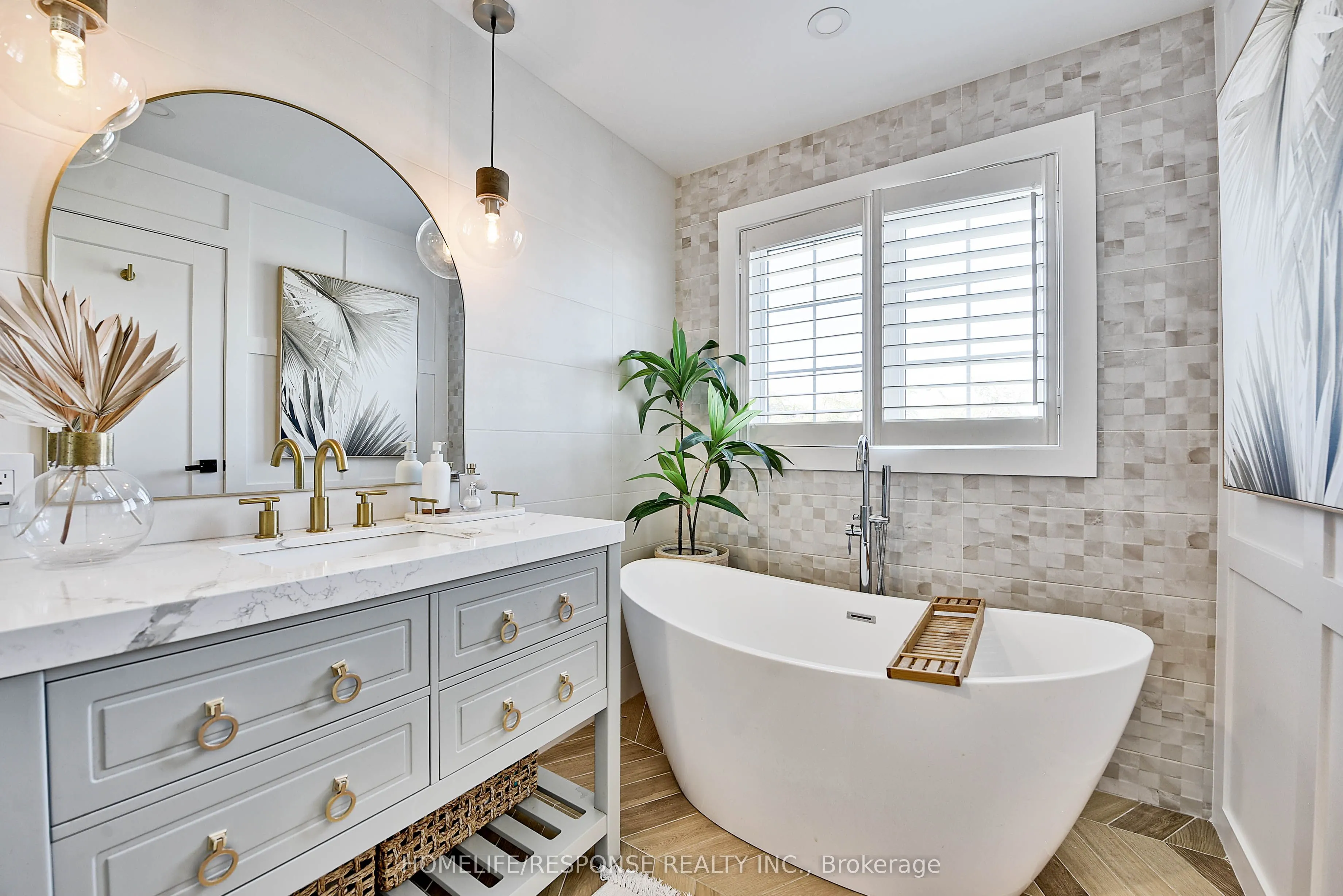 3927 Eglinton Avenue W
