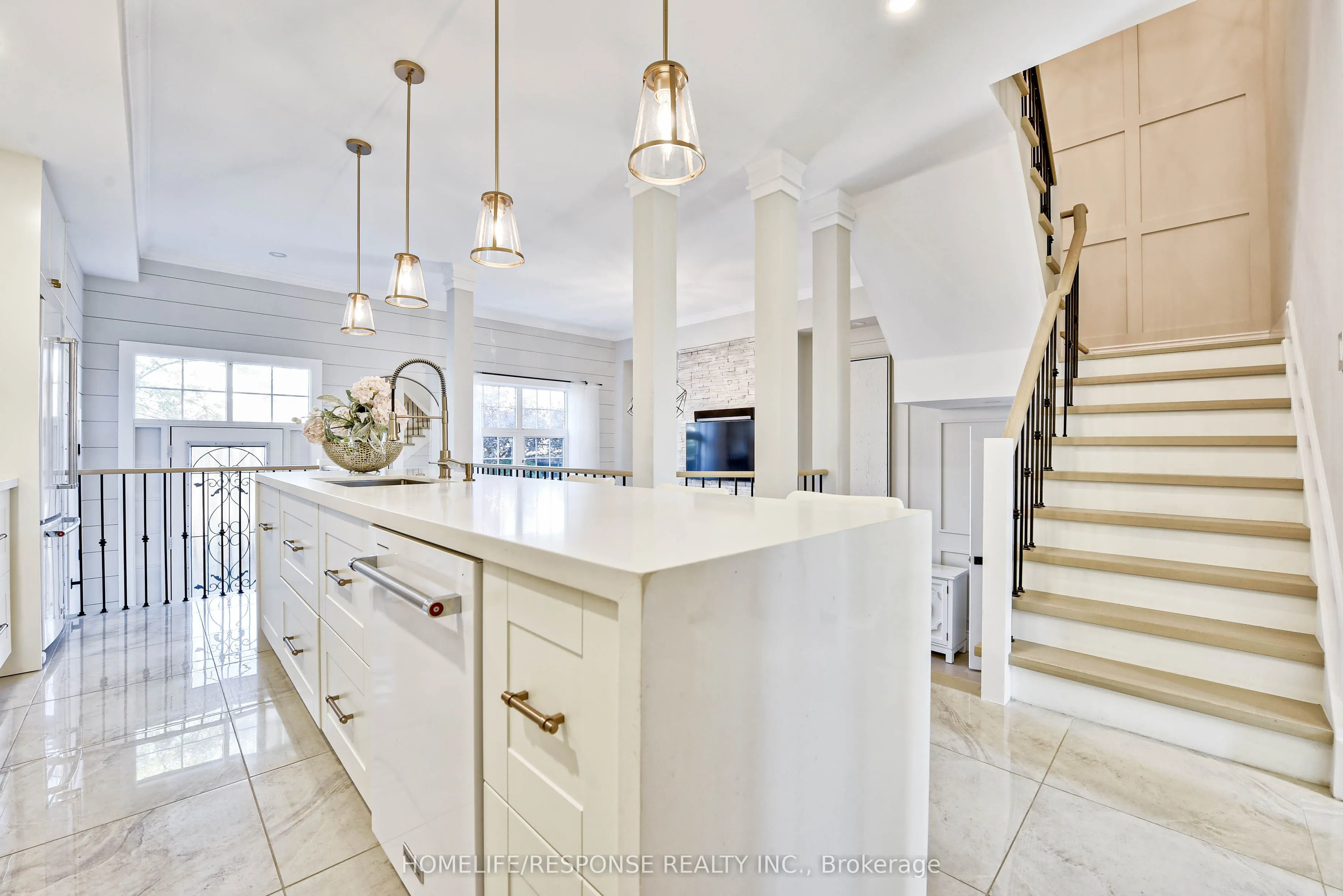 3927 Eglinton Avenue W