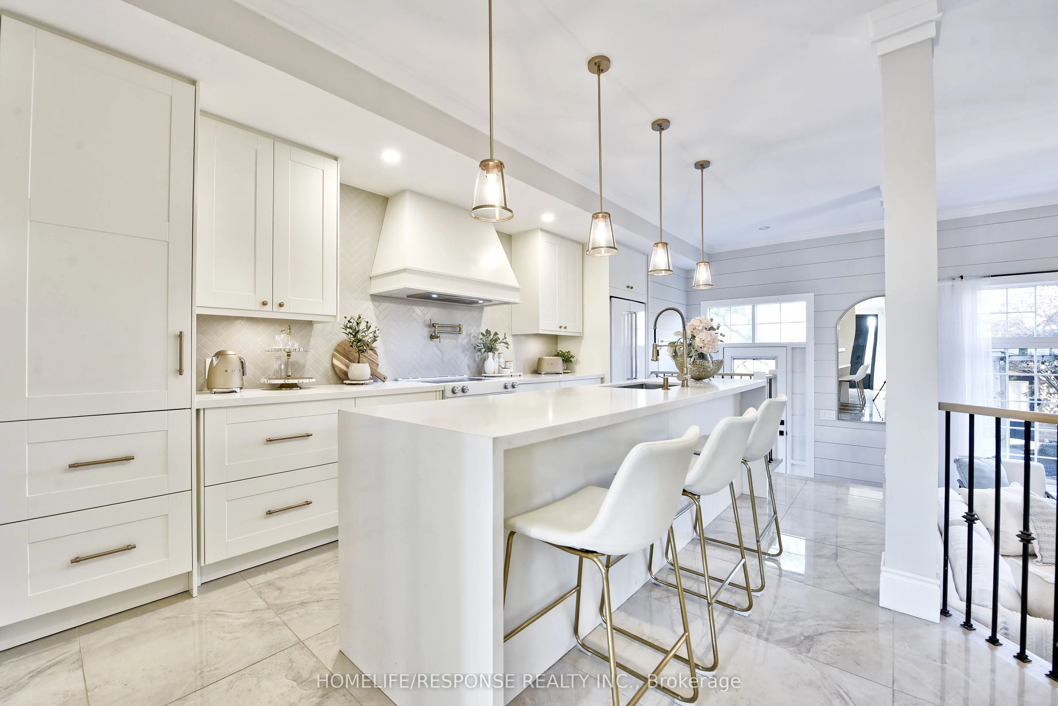 3927 Eglinton Avenue W