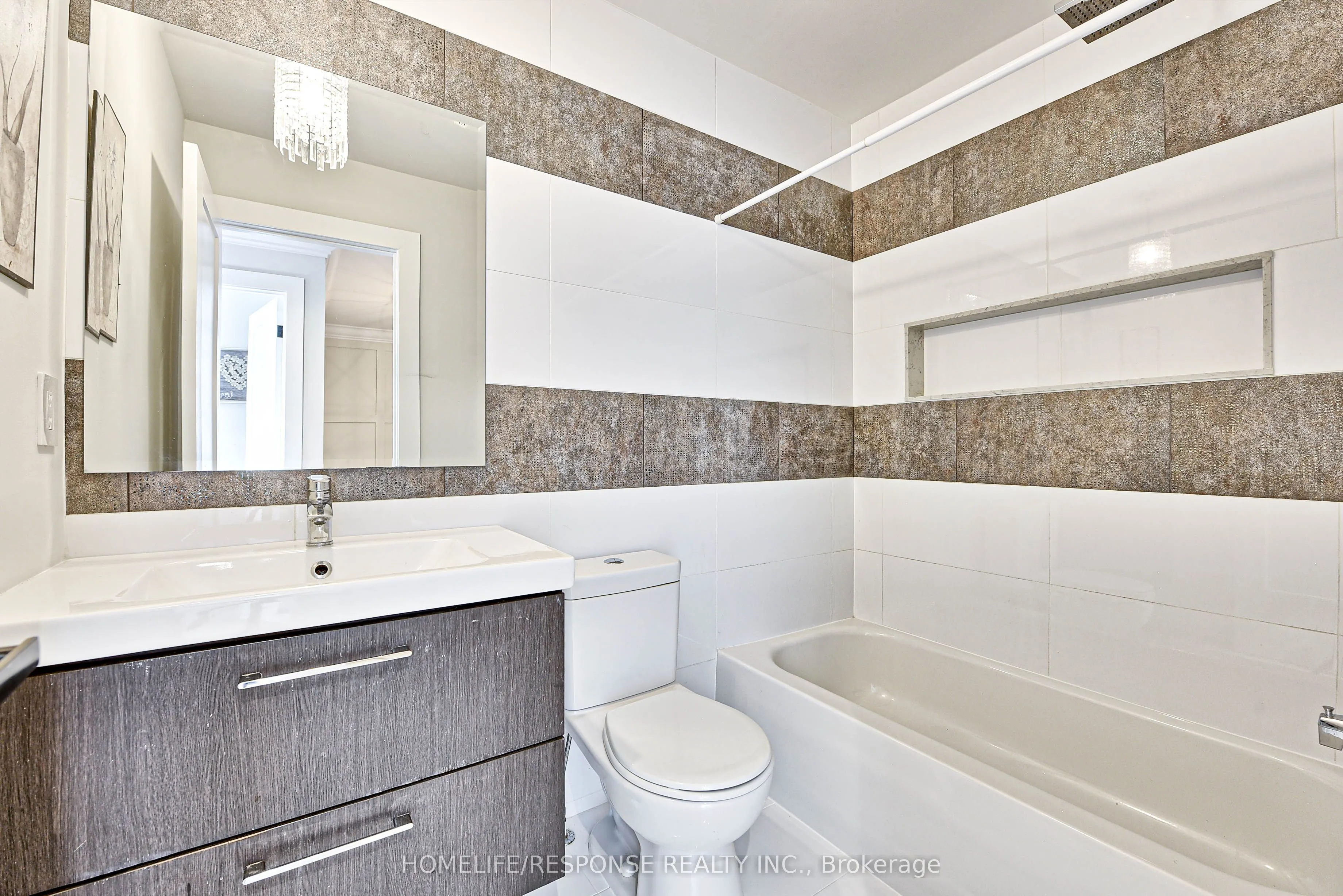 3927 Eglinton Avenue W
