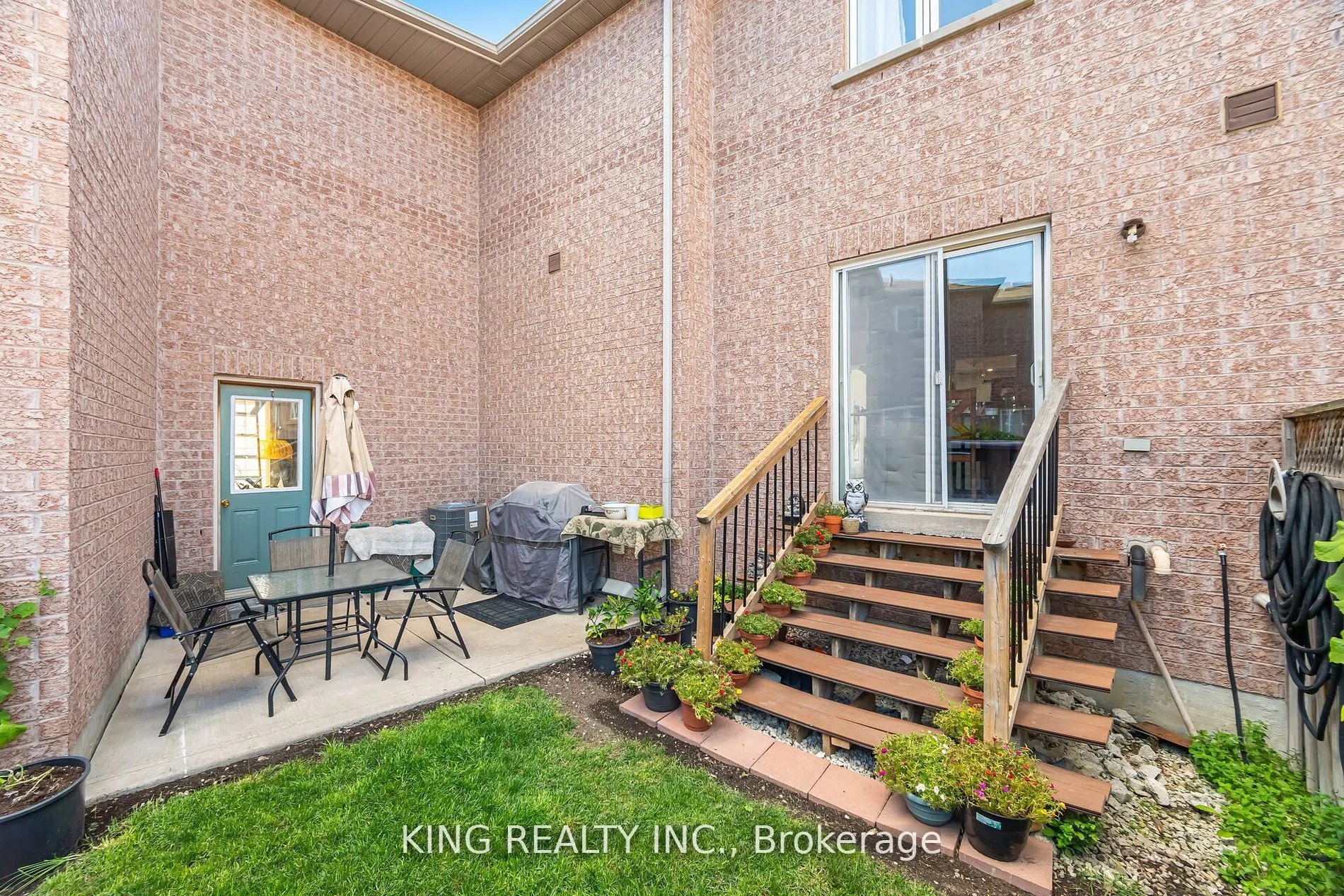 89 Crystal Glen Crescent