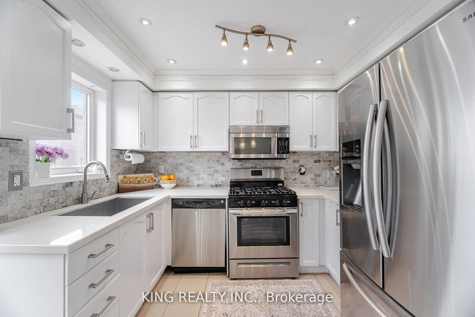 93 Crystal Glen Crescent