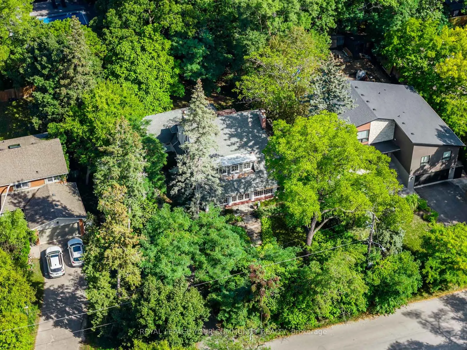1173 Queen Victoria Avenue