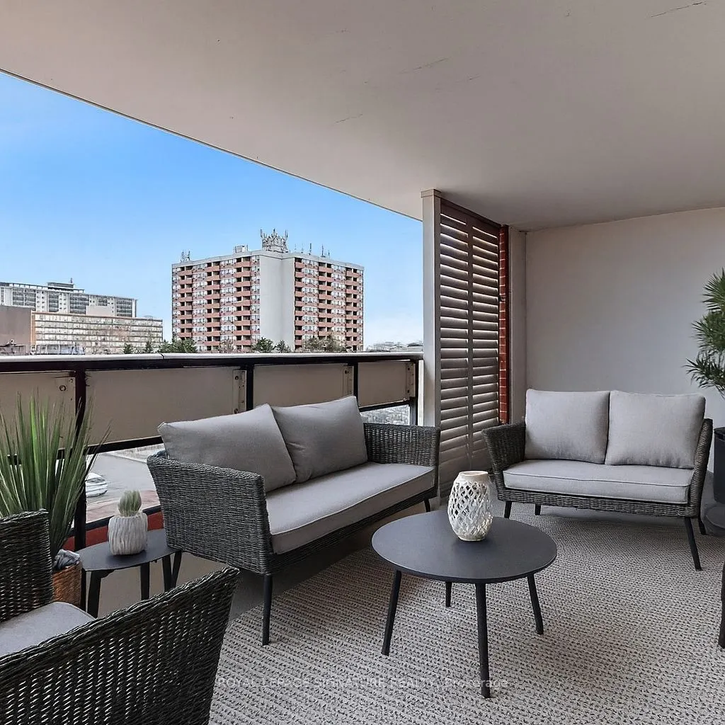 830 Lawrence Avenue, #338