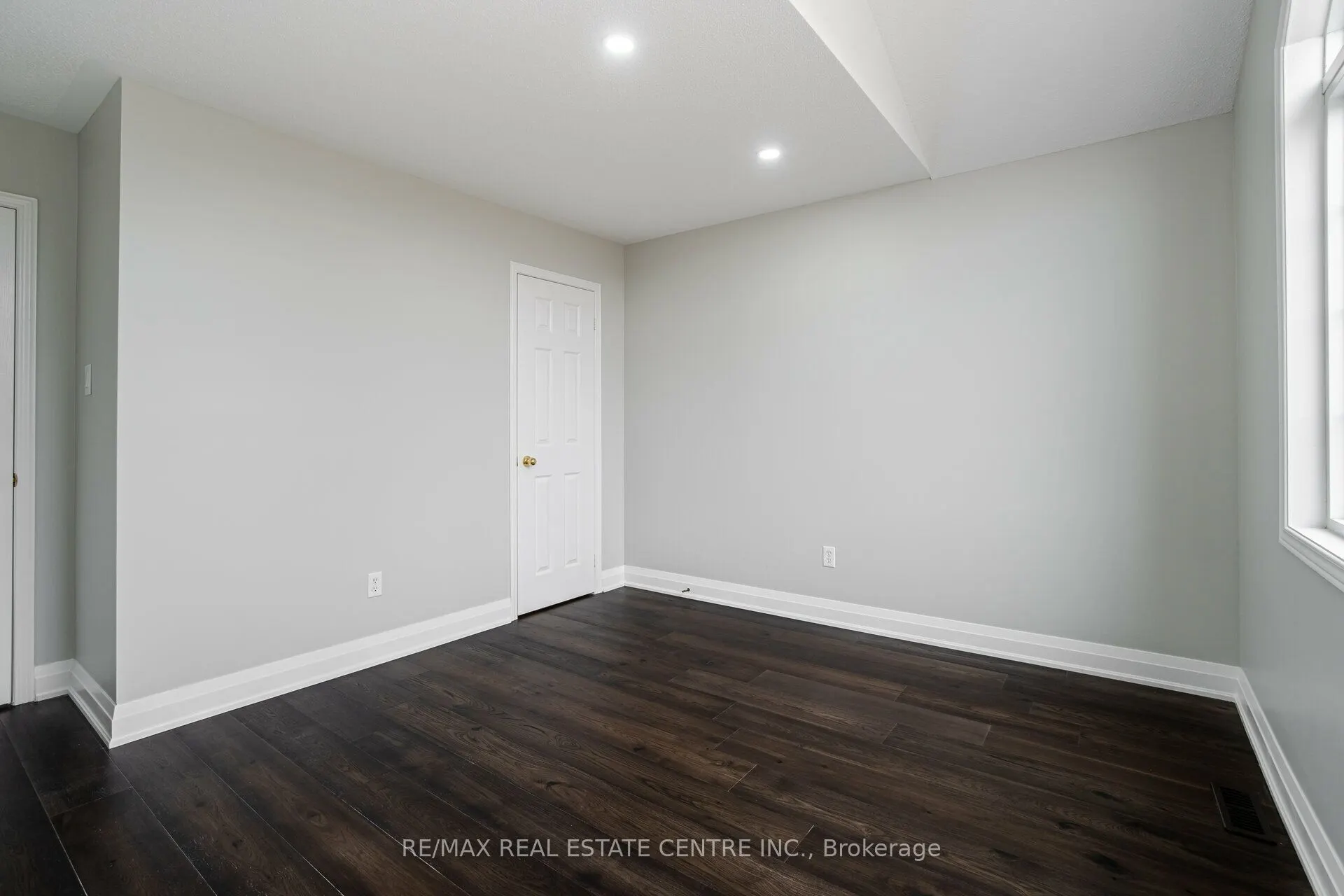 236 giddings Crescent