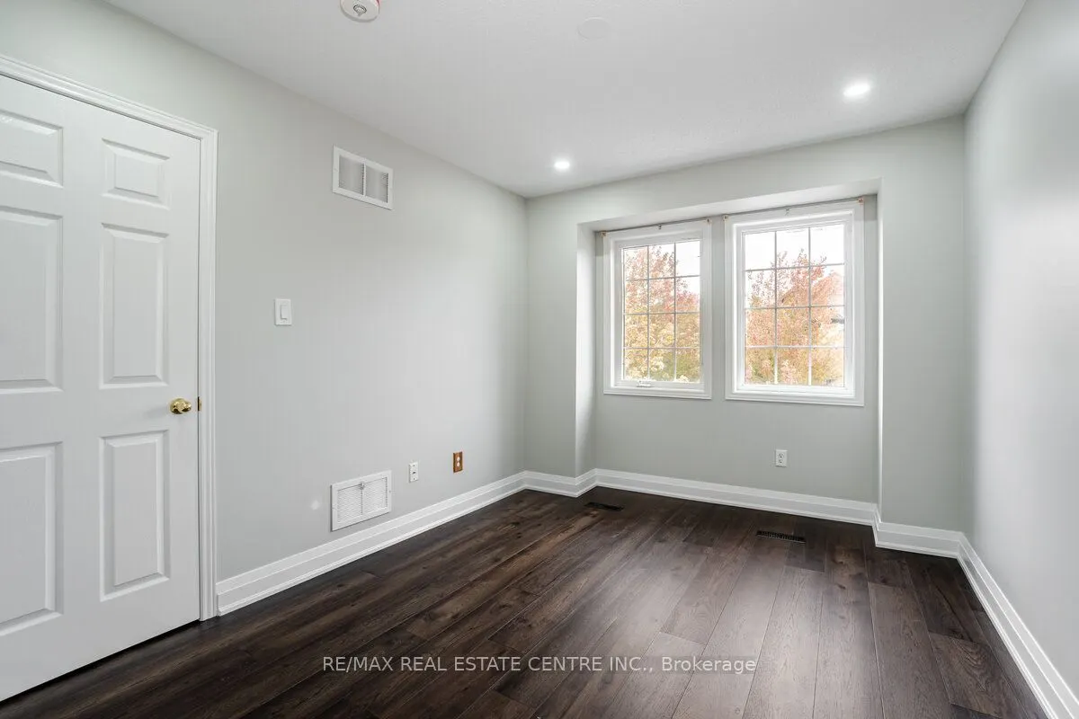 236 giddings Crescent