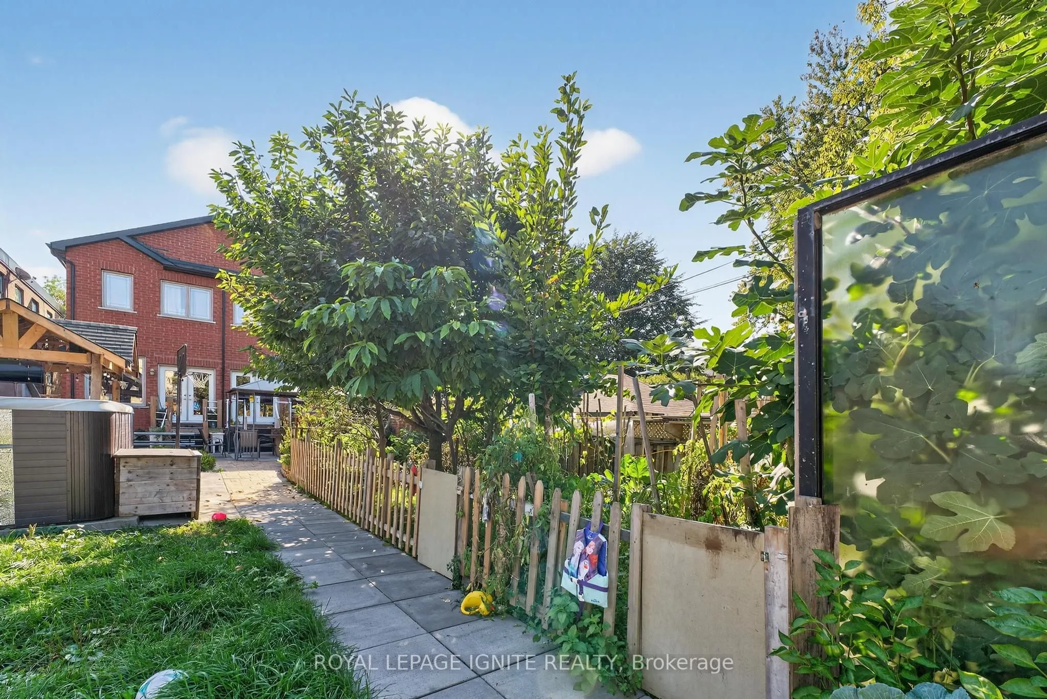 46 Lambton Avenue