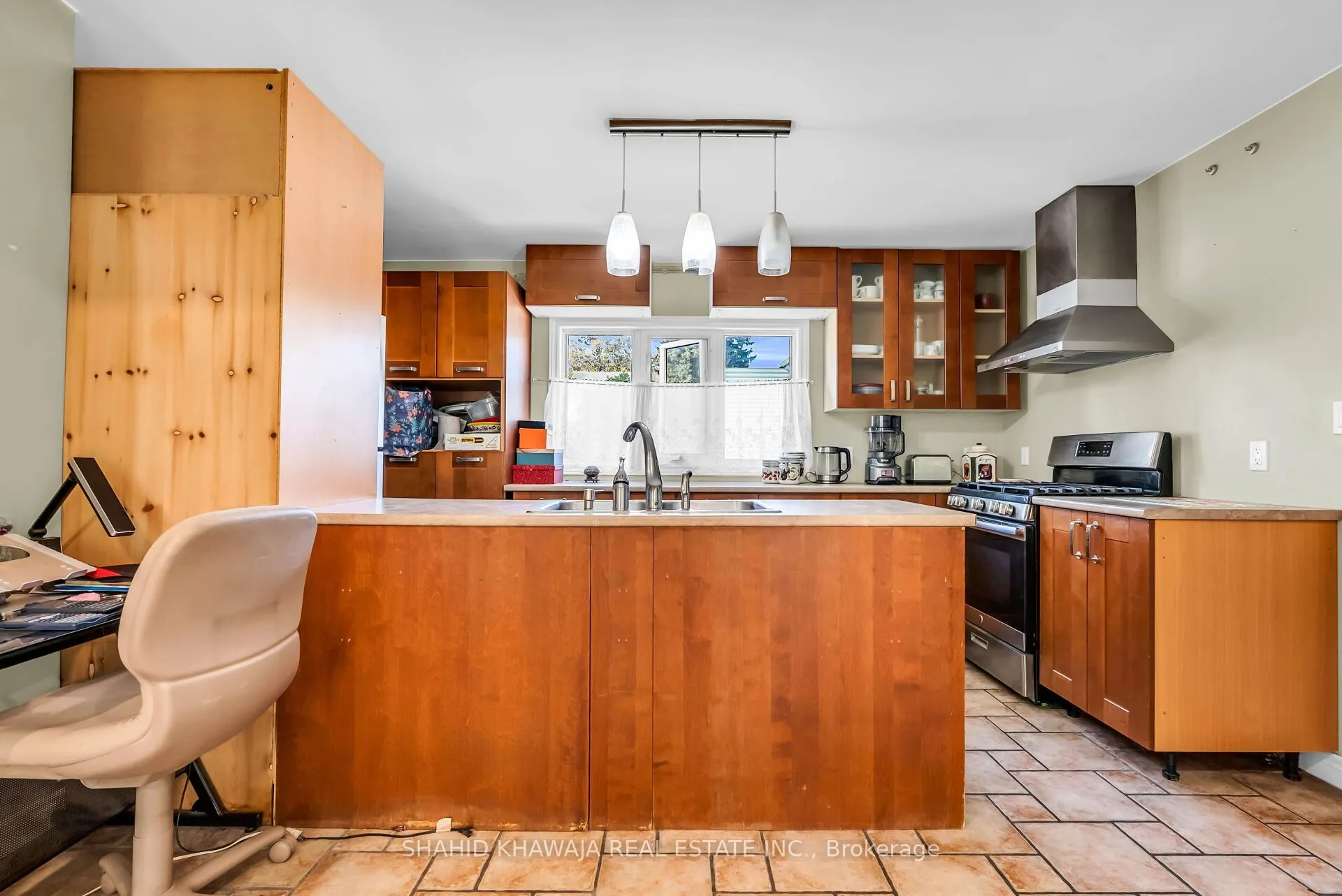 76 Ridge Drive