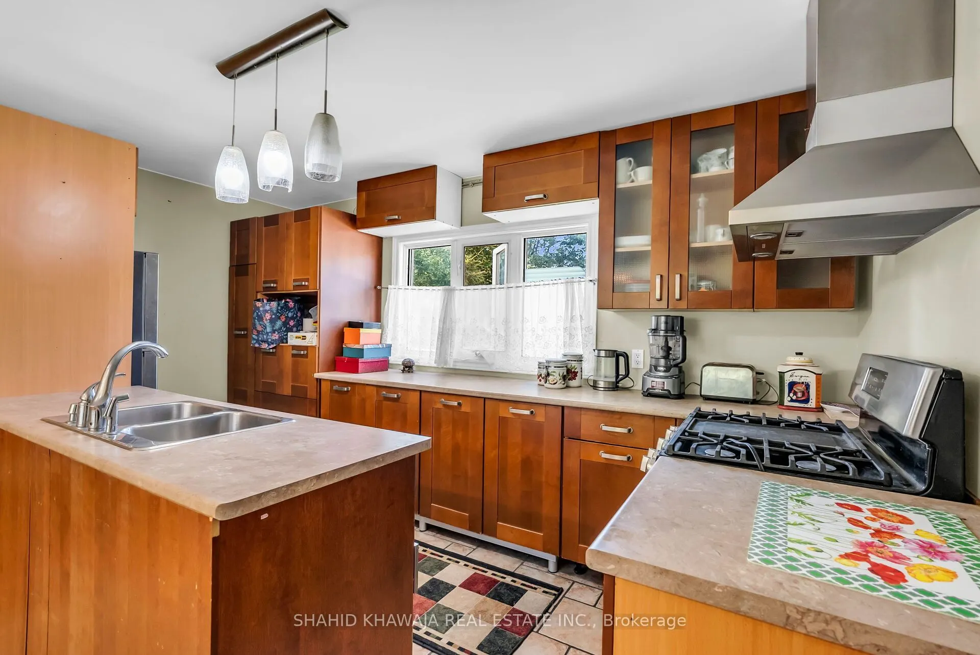 76 Ridge Drive