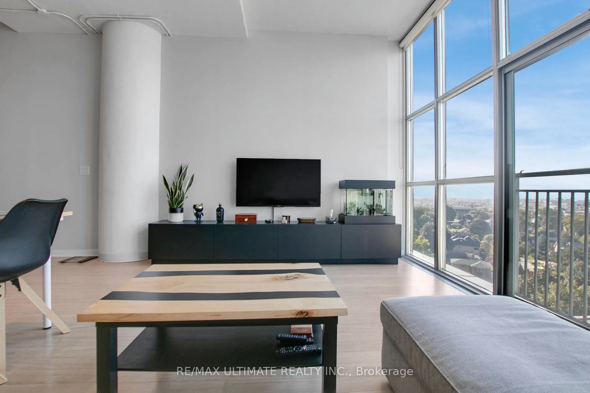 2 Fieldway Road, #912