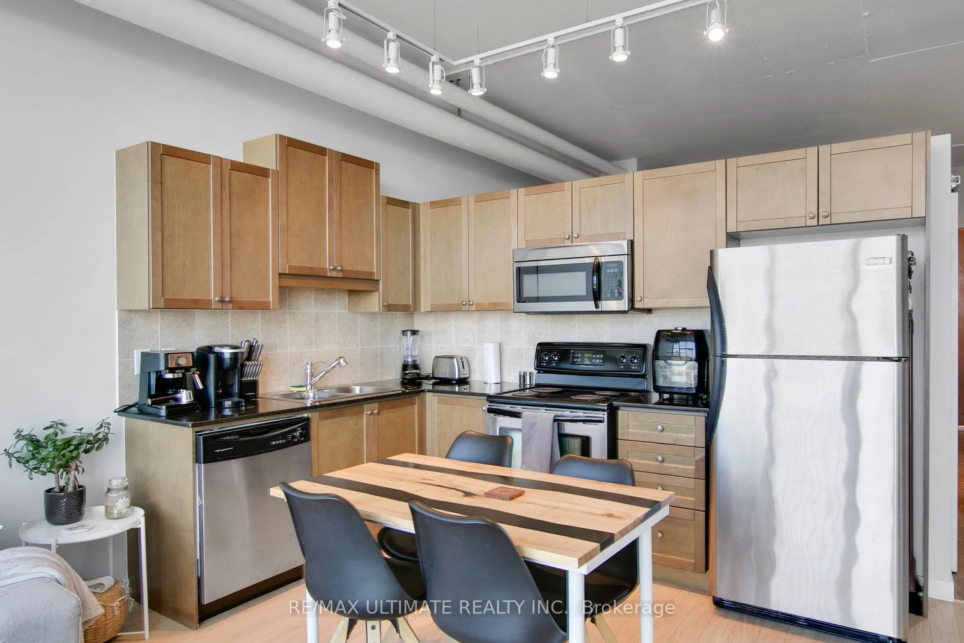 2 Fieldway Road, #912