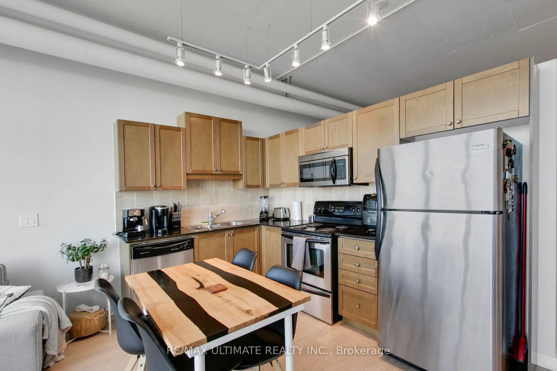 2 Fieldway Road, #912