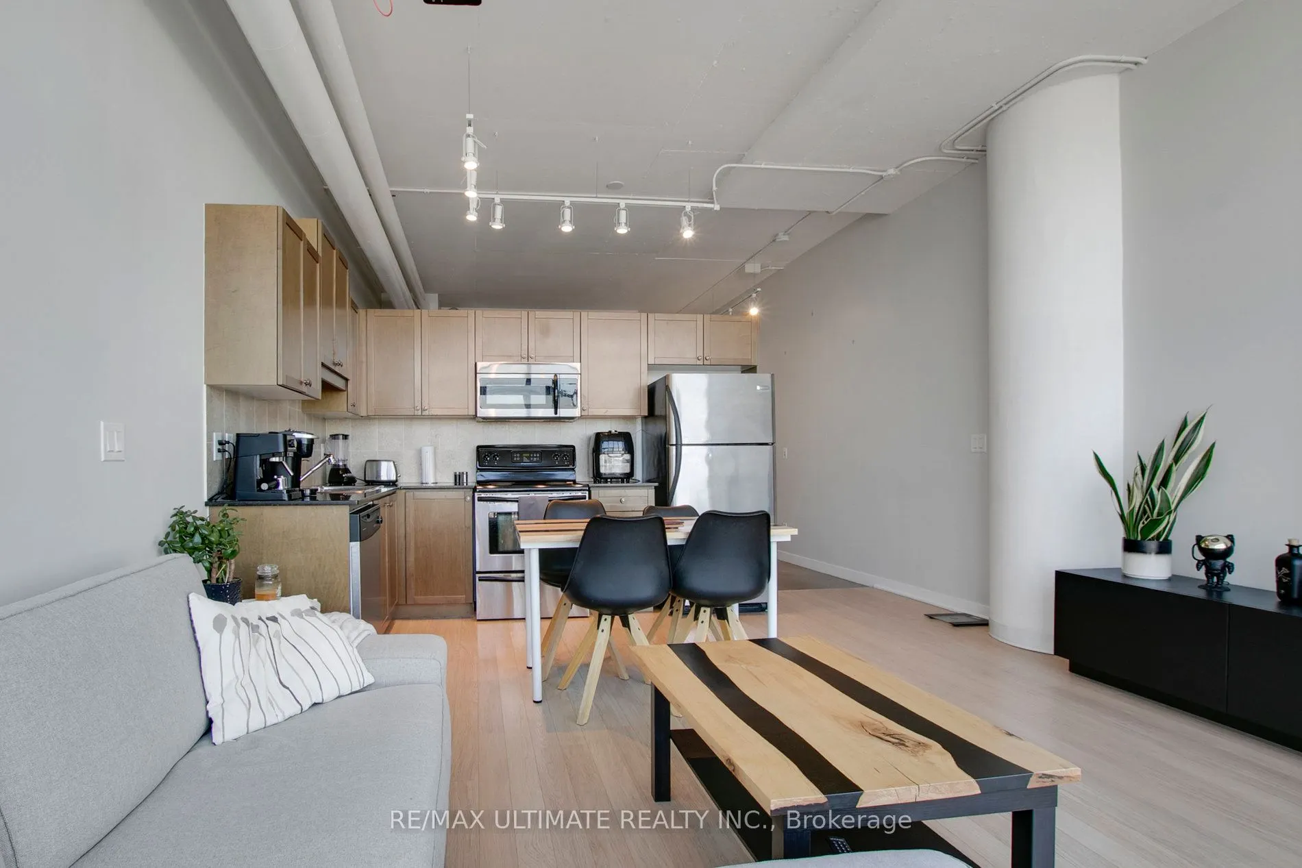 2 Fieldway Road, #912