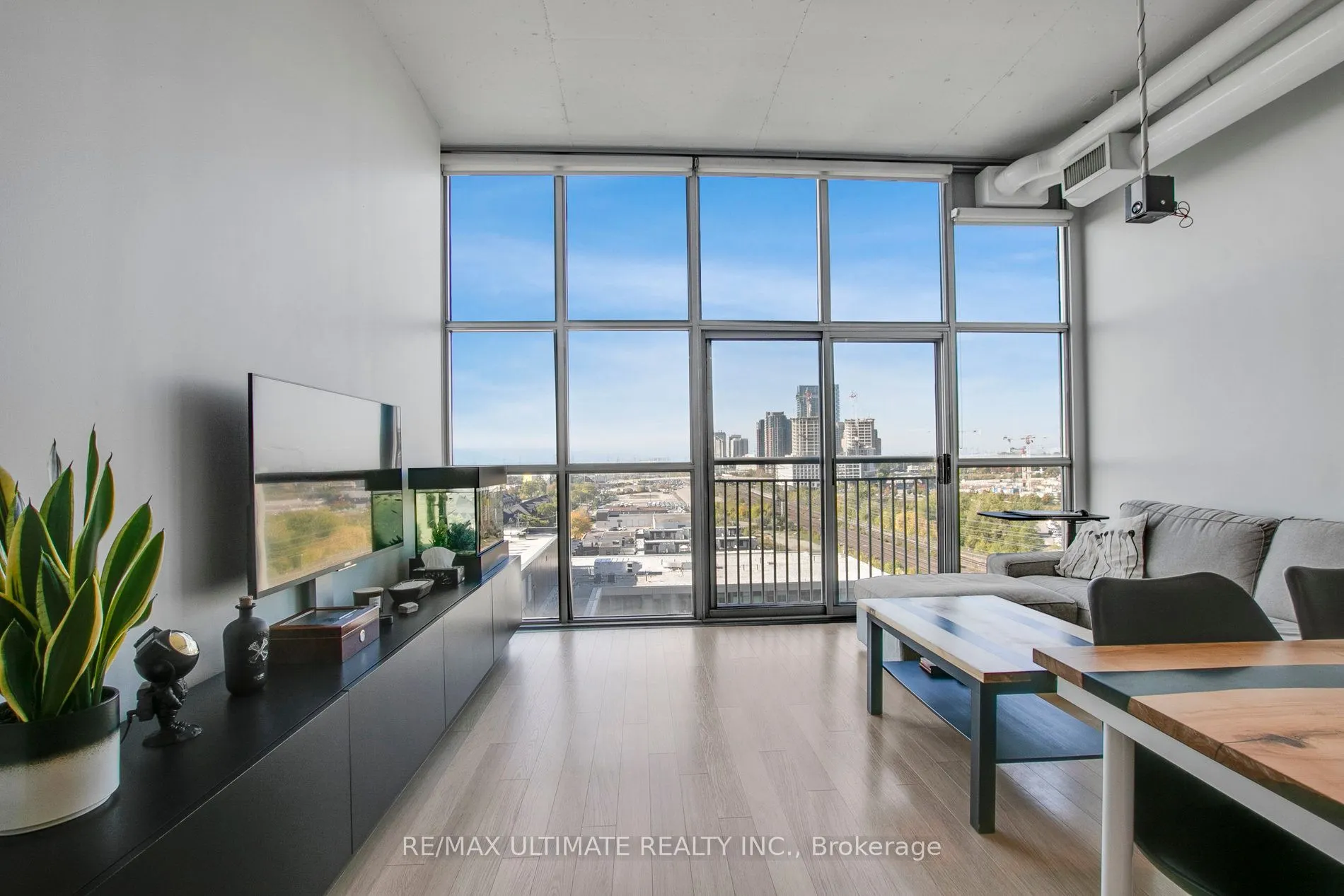 2 Fieldway Road, #912