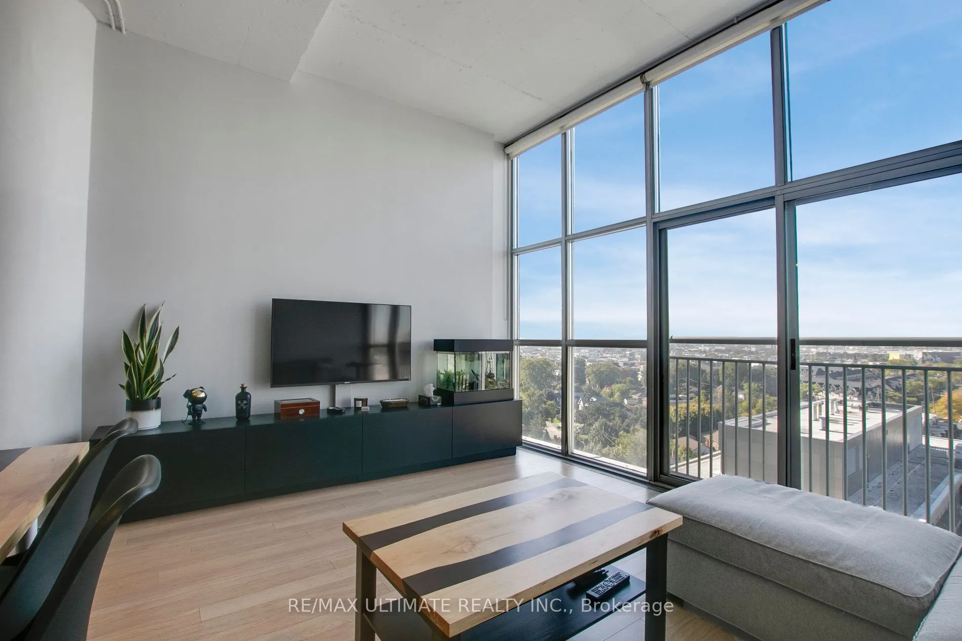 2 Fieldway Road, #912