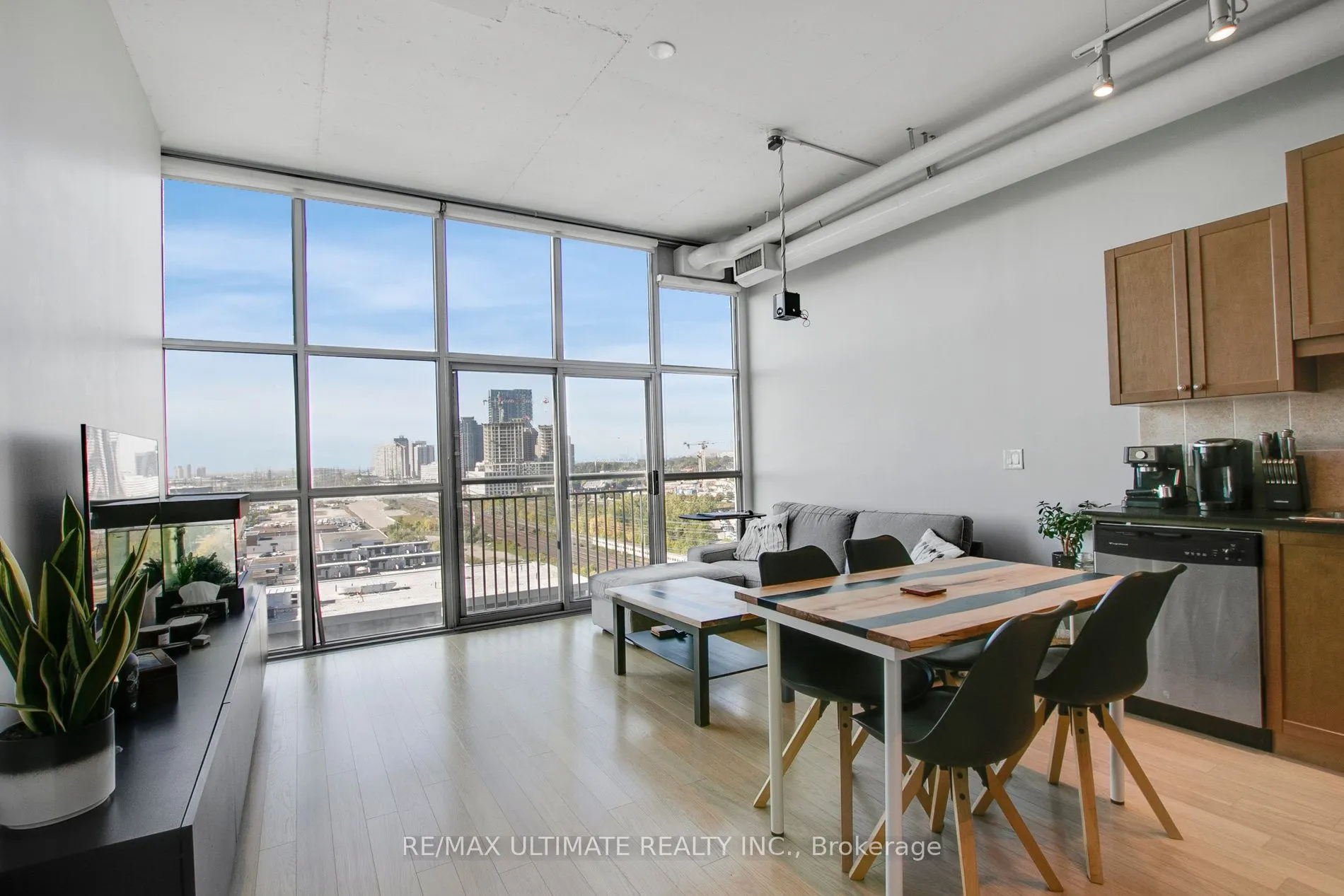 2 Fieldway Road, #912