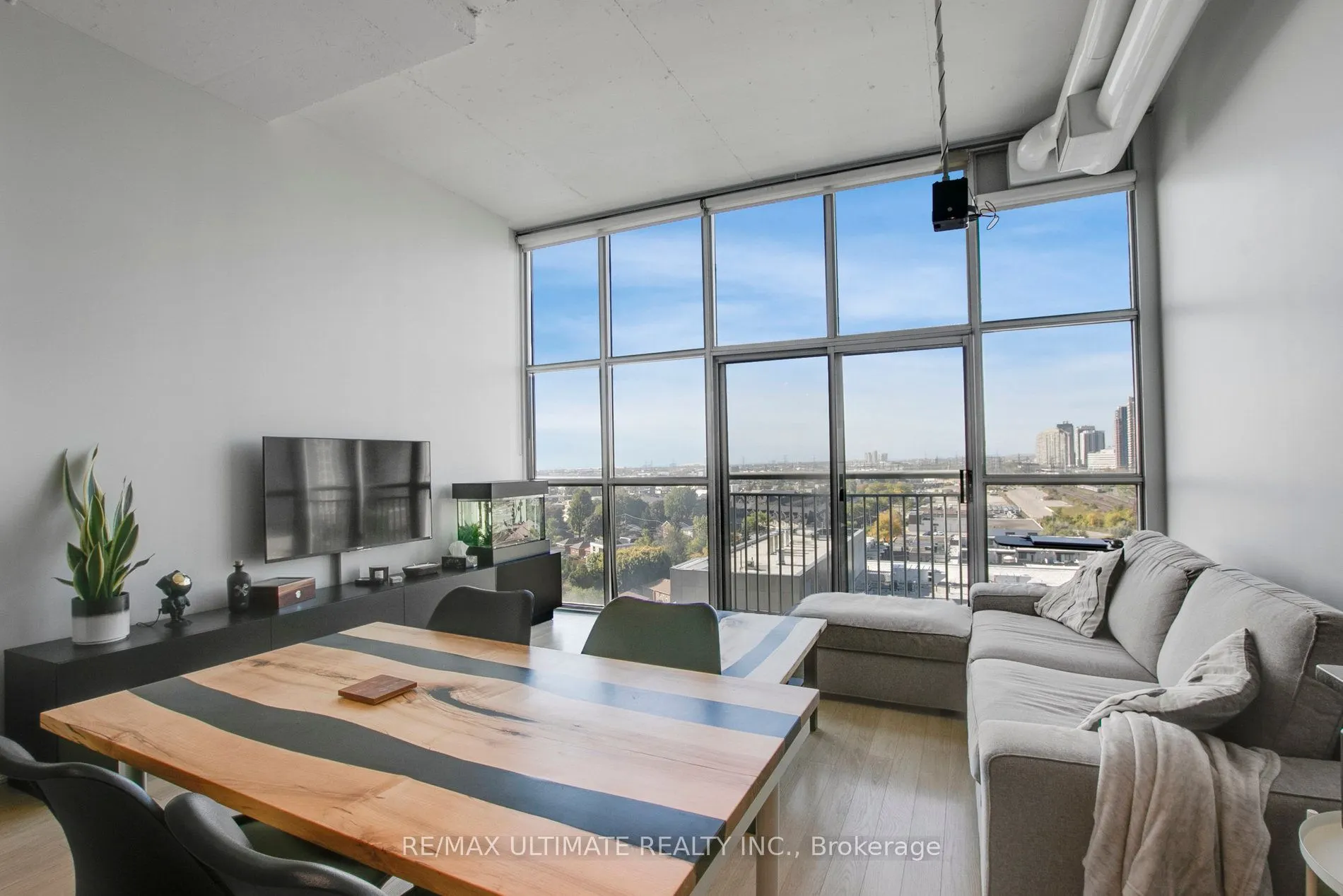 2 Fieldway Road, #912