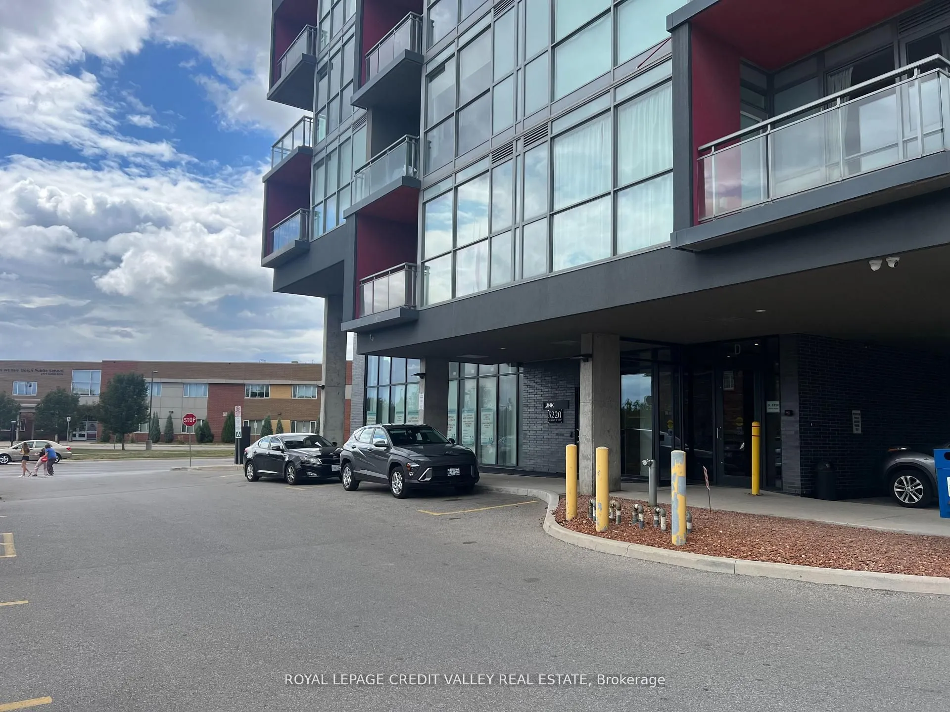 5220 Dundas Street, #D416