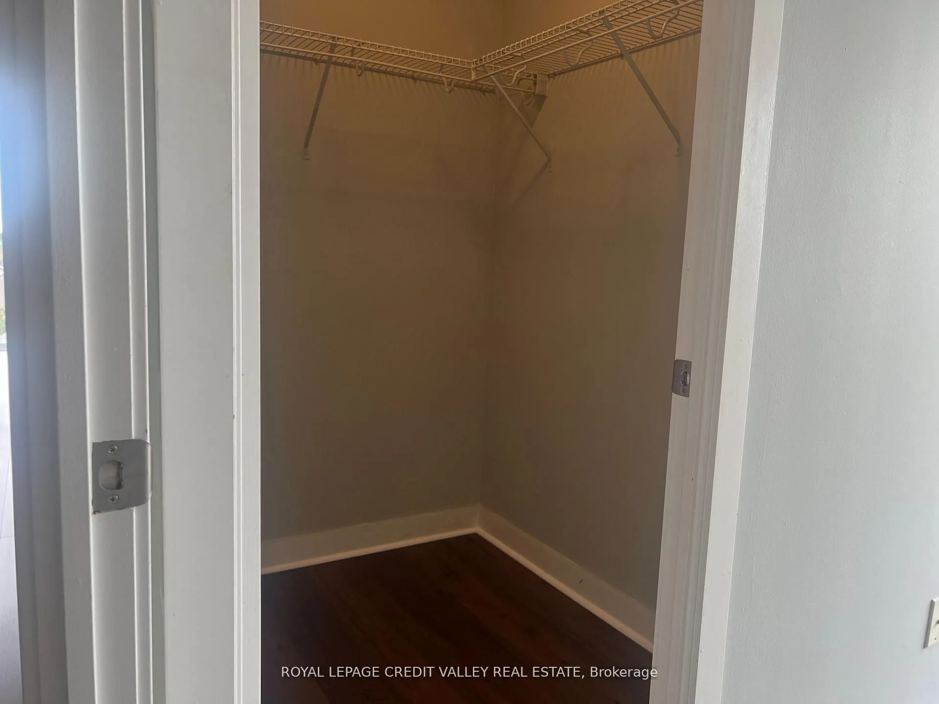 5220 Dundas Street, #D416