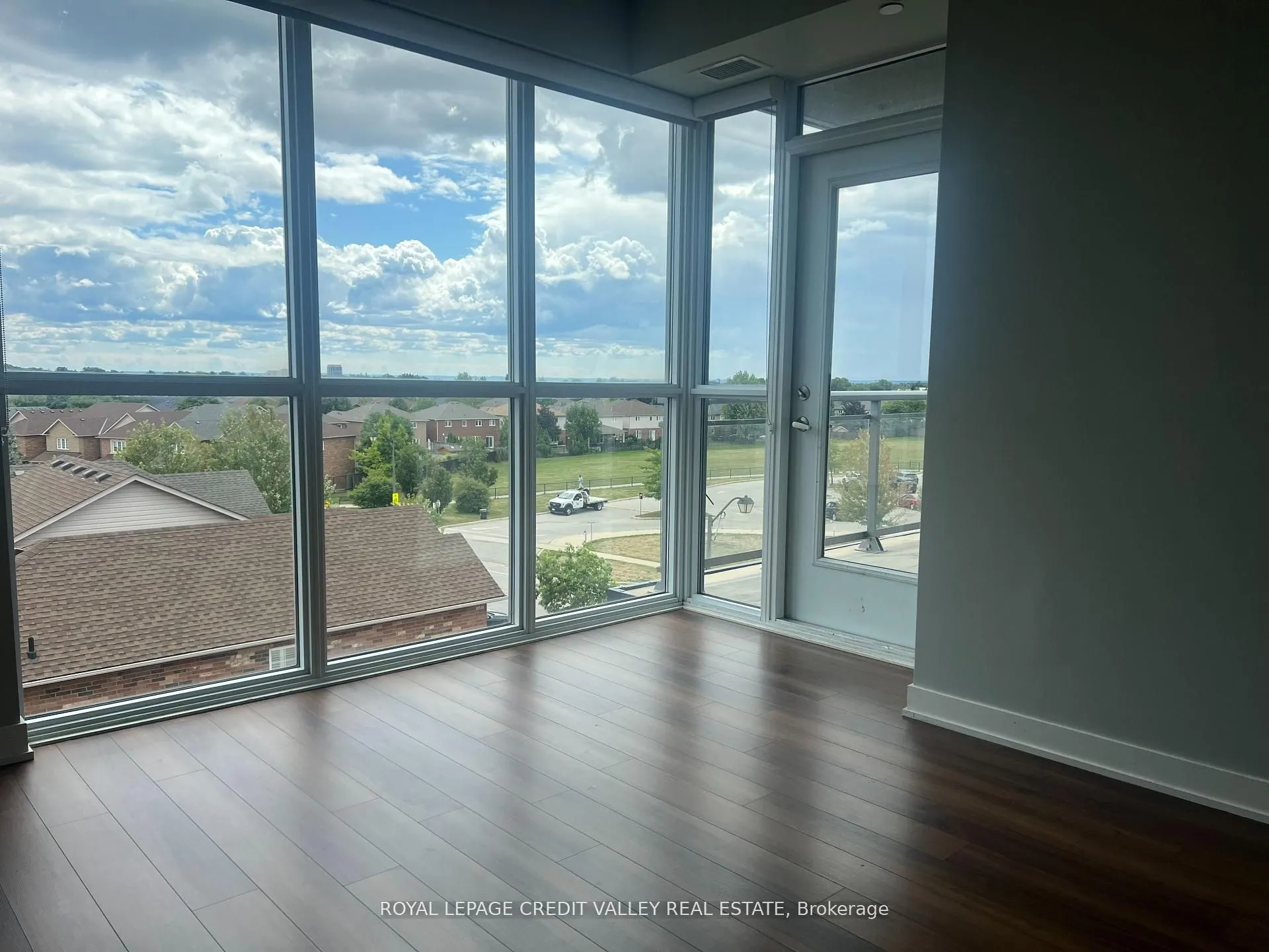 5220 Dundas Street, #D416