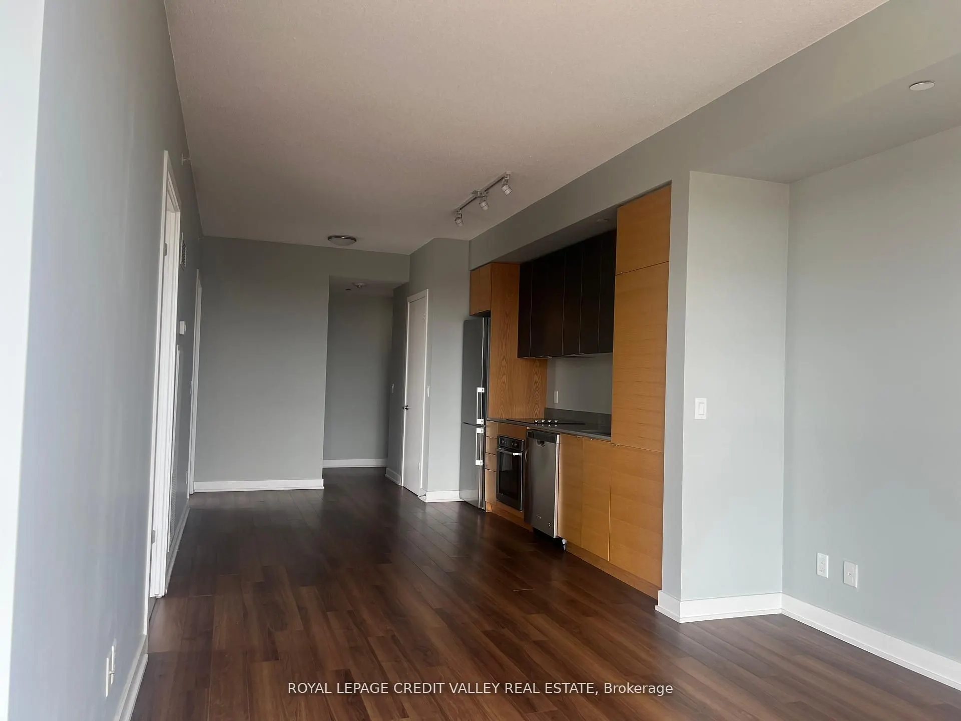 5220 Dundas Street, #D416