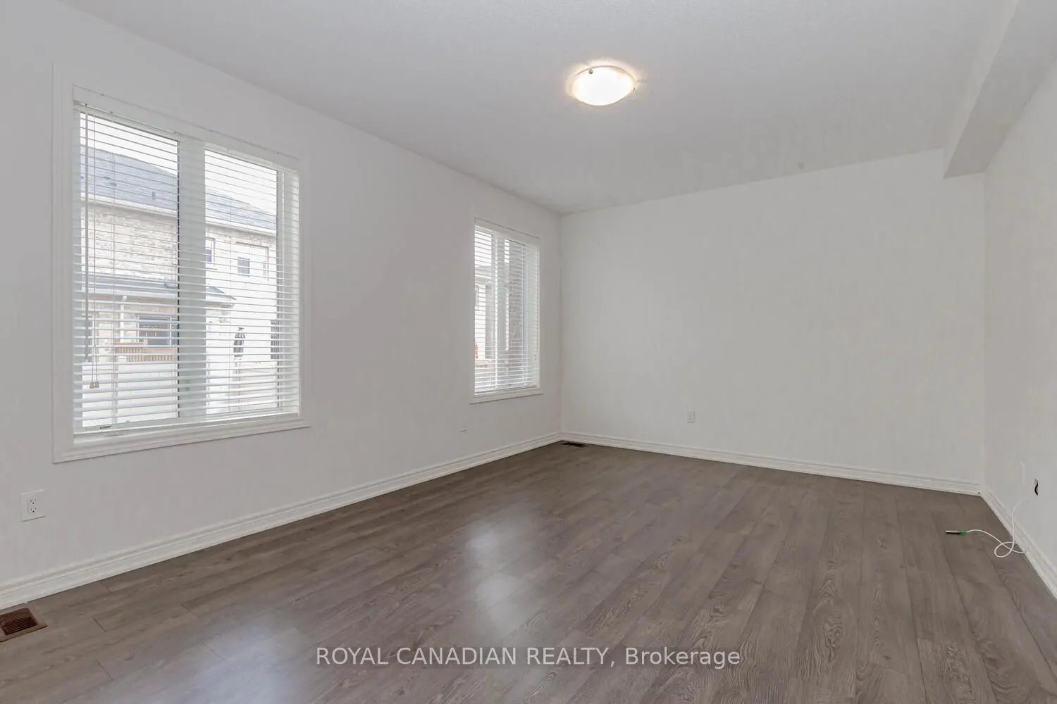 1467 Pratt Heights