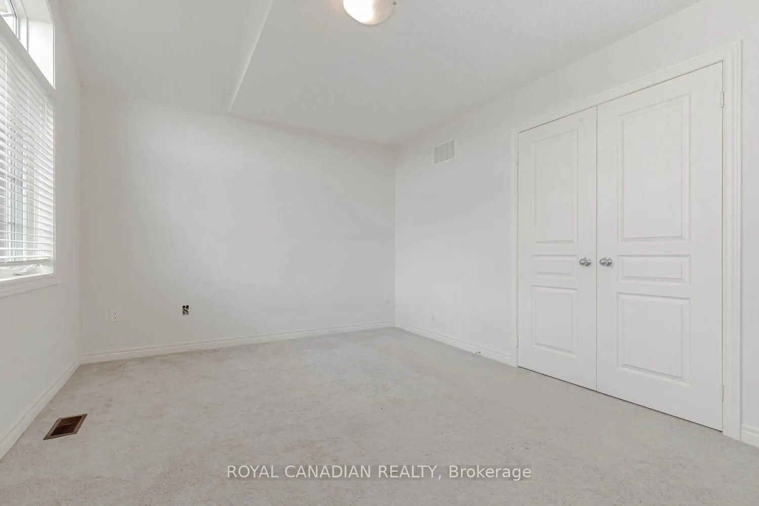 1467 Pratt Heights