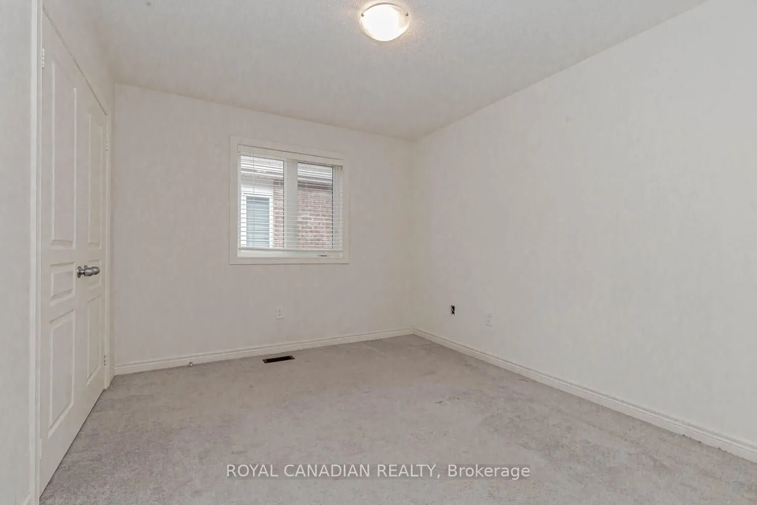 1467 Pratt Heights