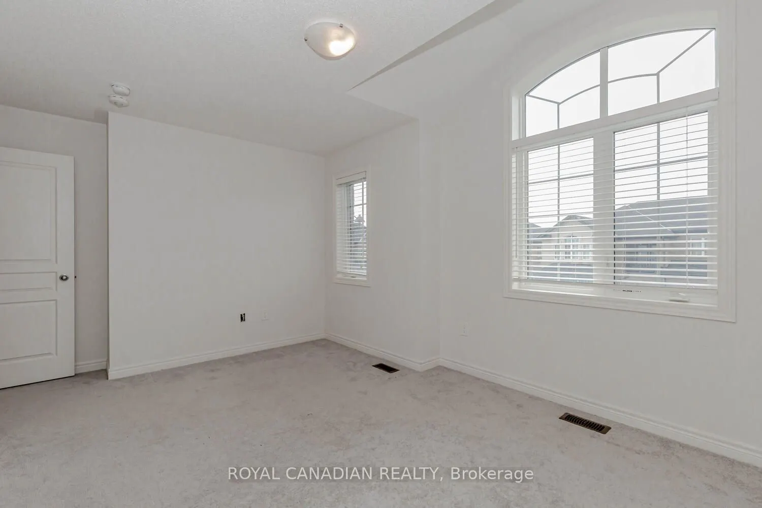 1467 Pratt Heights