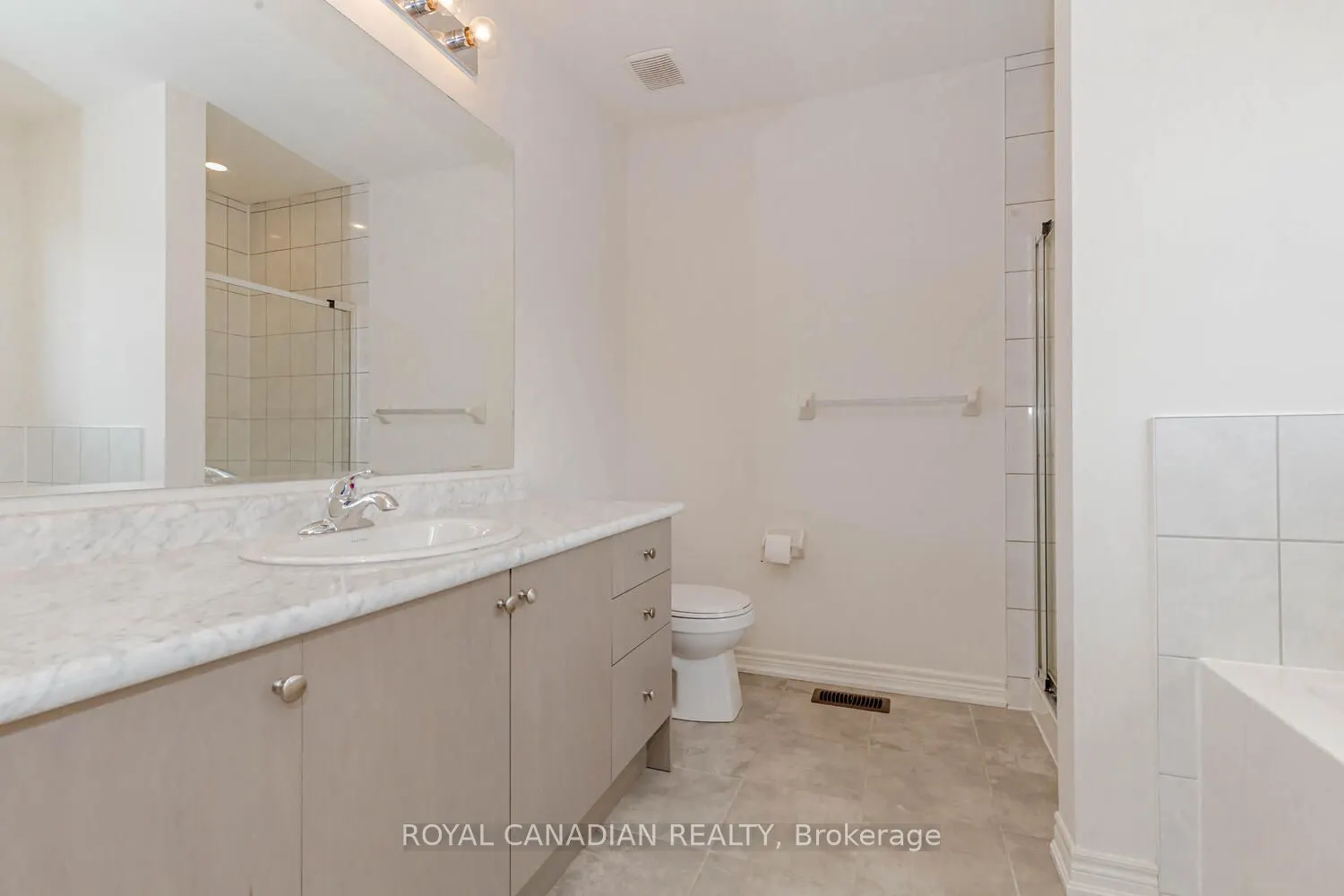 1467 Pratt Heights