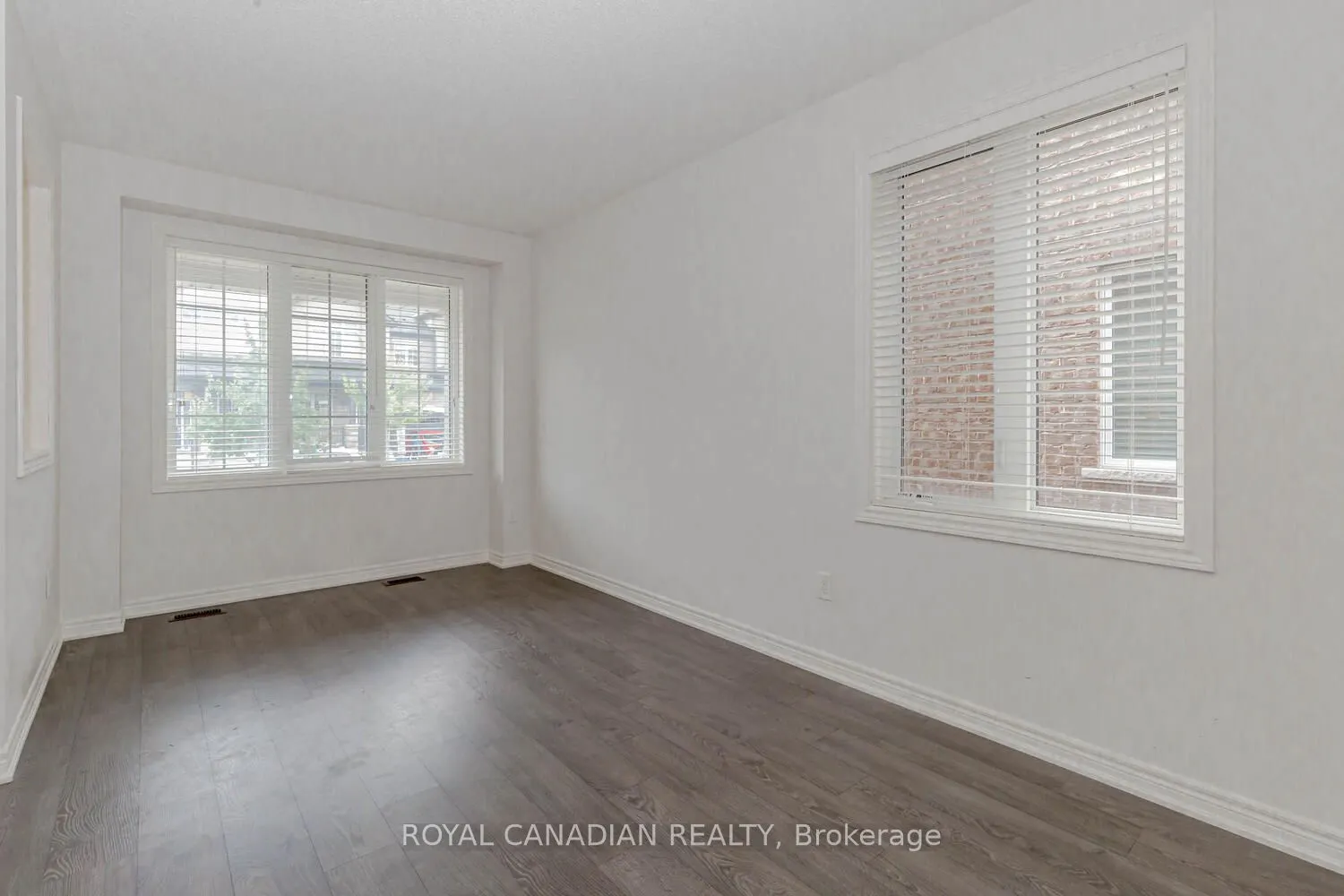 1467 Pratt Heights